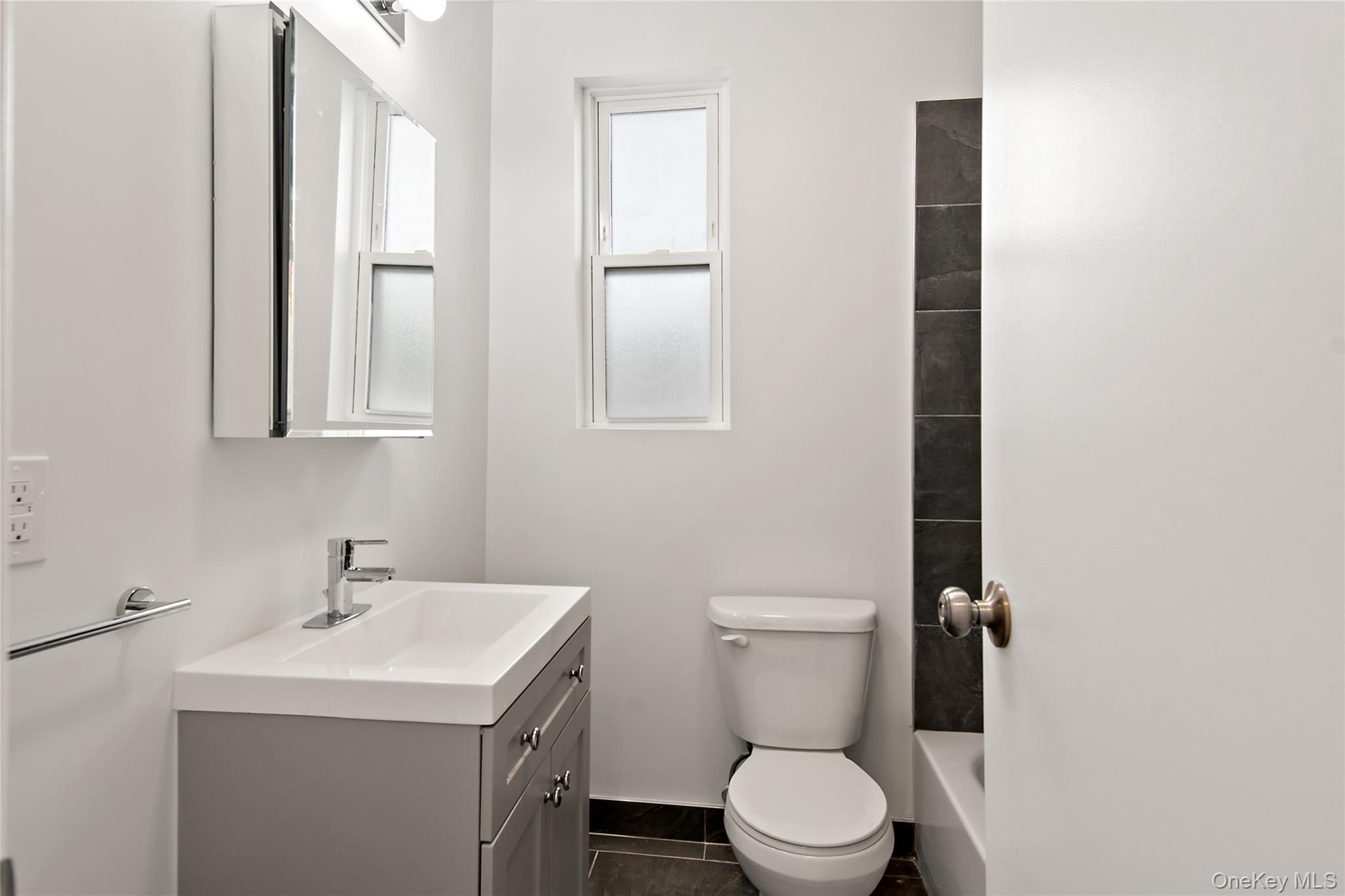 811 Courtlandt Avenue, Bronx, NY 10451