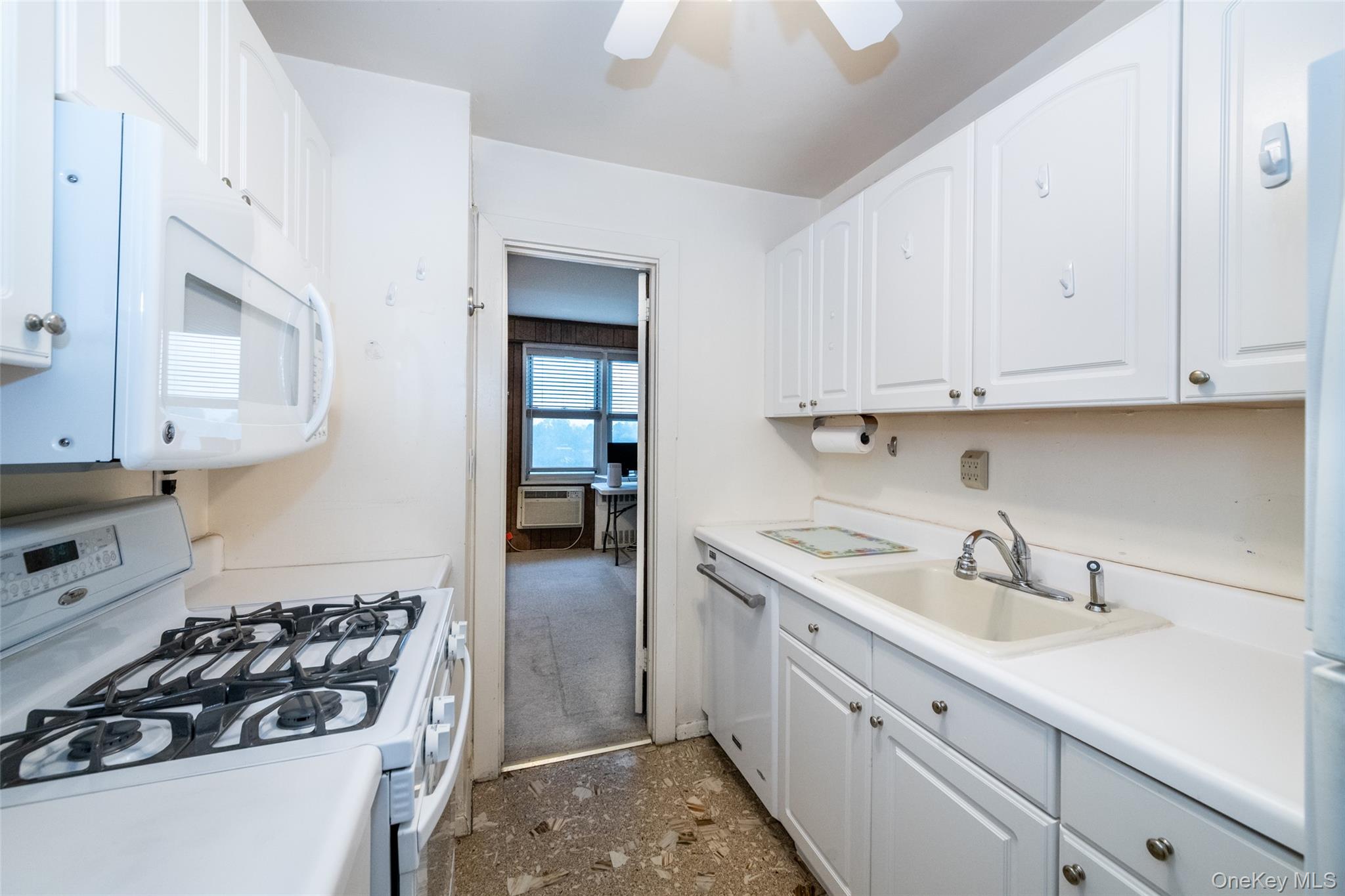 1841 Central Park Avenue # 8E, Yonkers, NY 10710