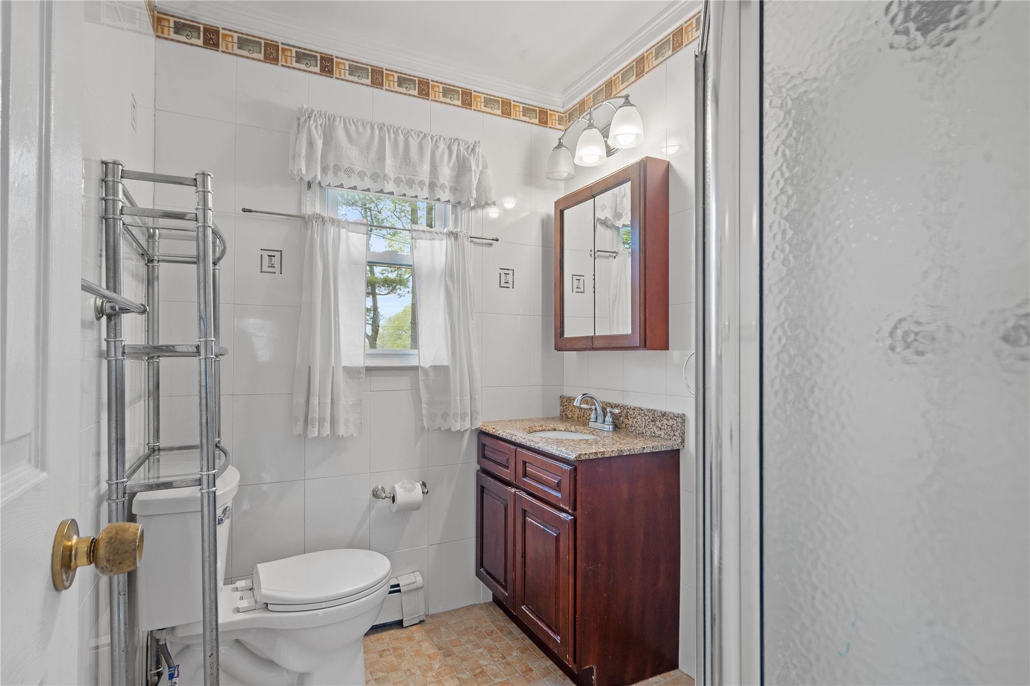 915 School Drive, Baldwin, NY 11510