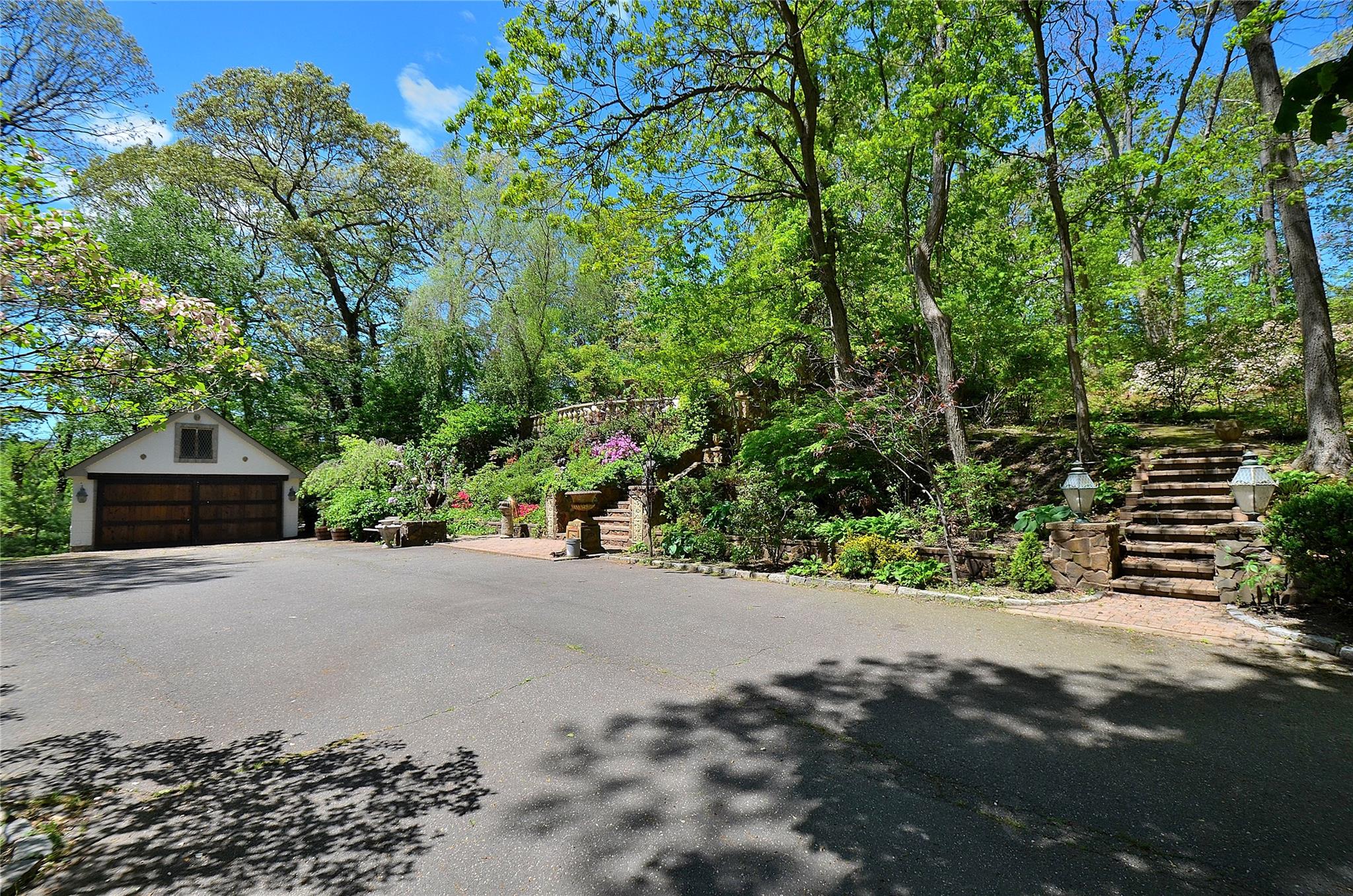 85 Dix Hills Road, Huntington, NY 11743