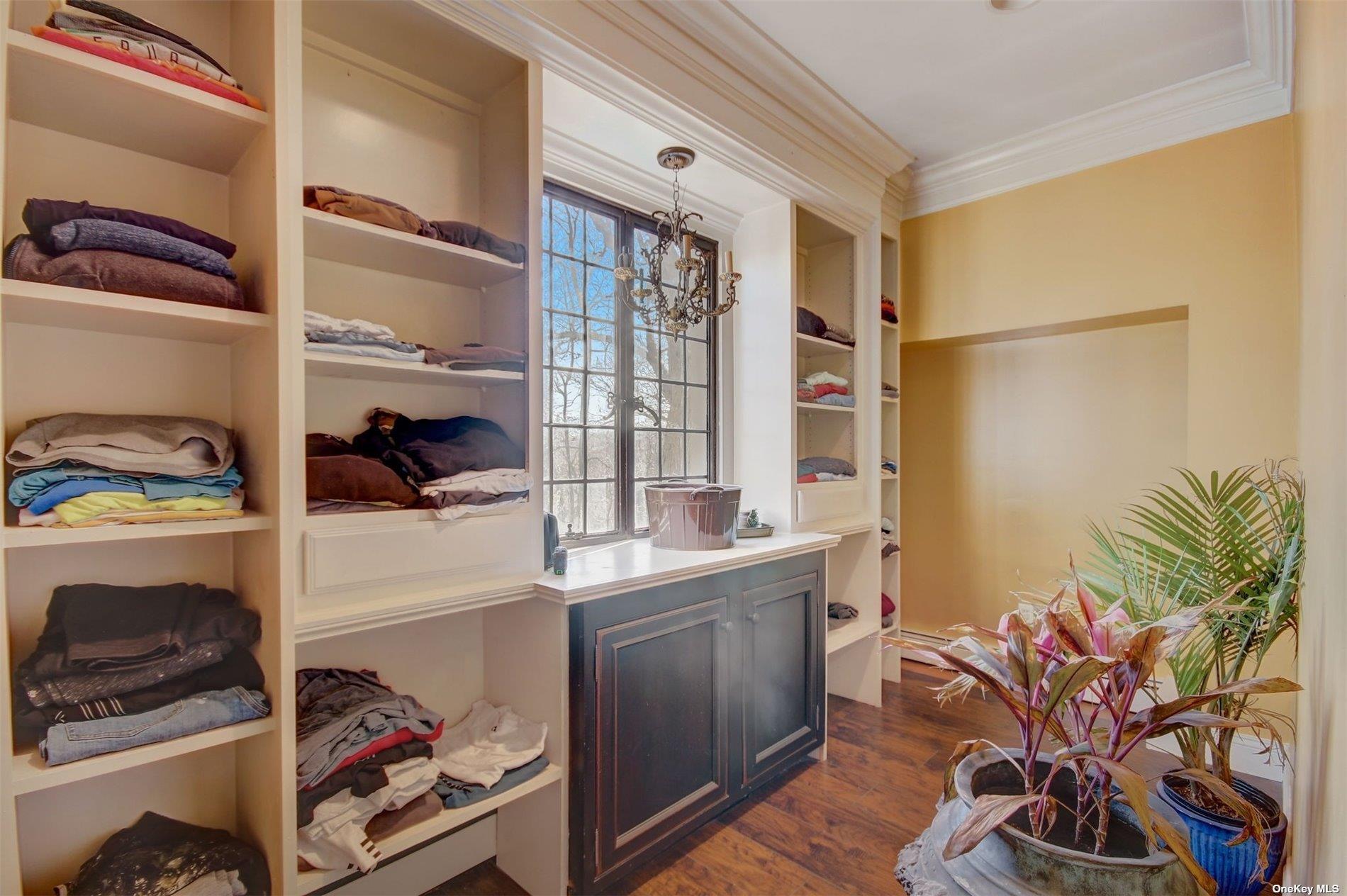 85 Dix Hills Road, Huntington, NY 11743