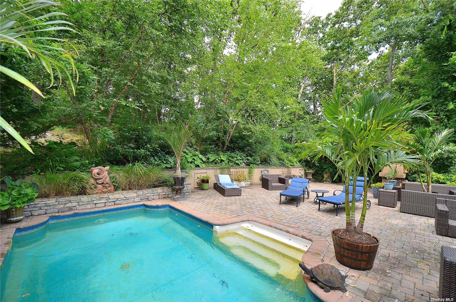 85 Dix Hills Road, Huntington, NY 11743