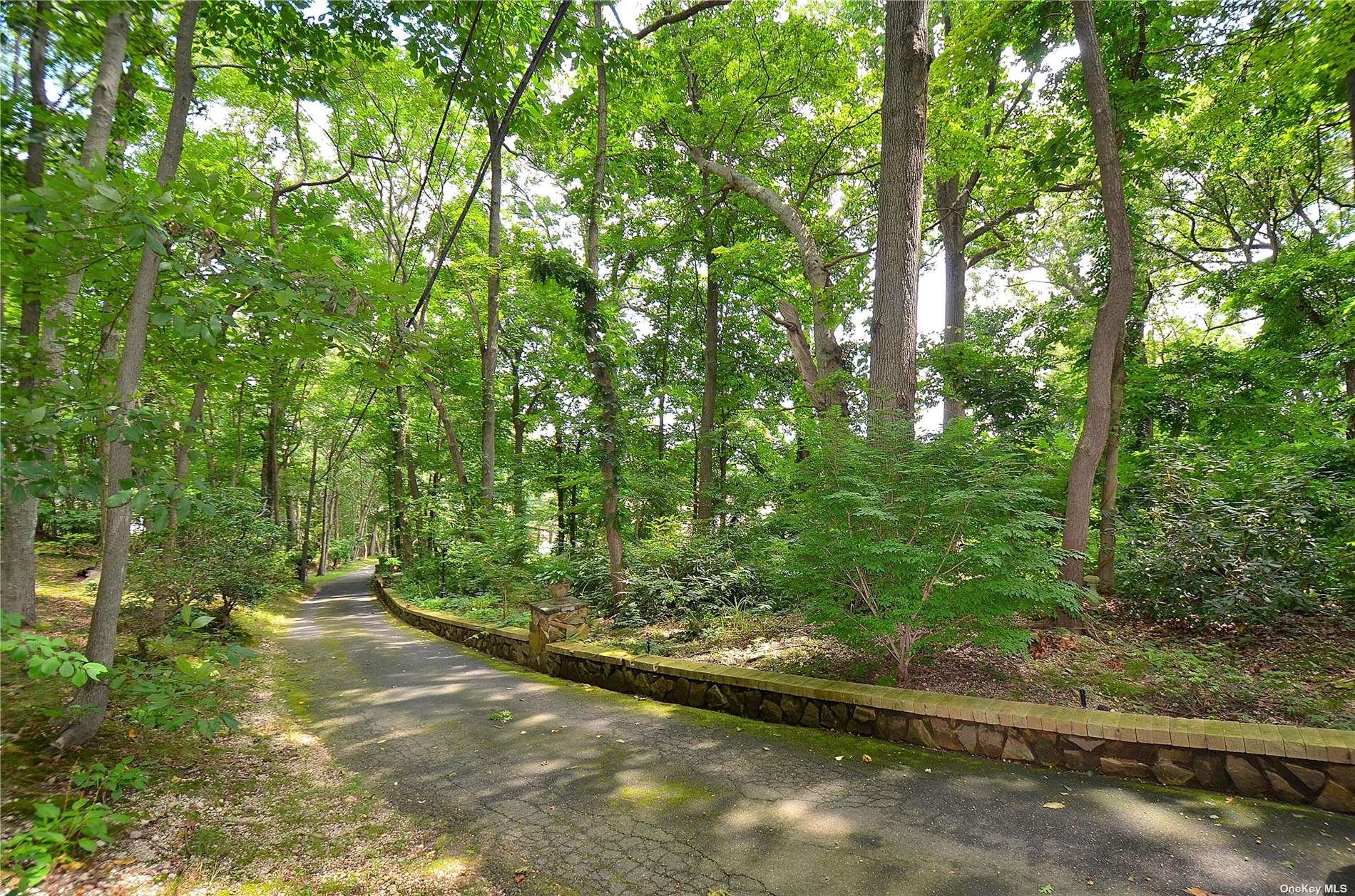 85 Dix Hills Road, Huntington, NY 11743