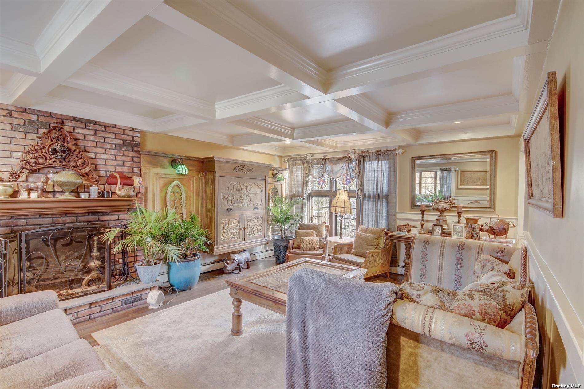 85 Dix Hills Road, Huntington, NY 11743