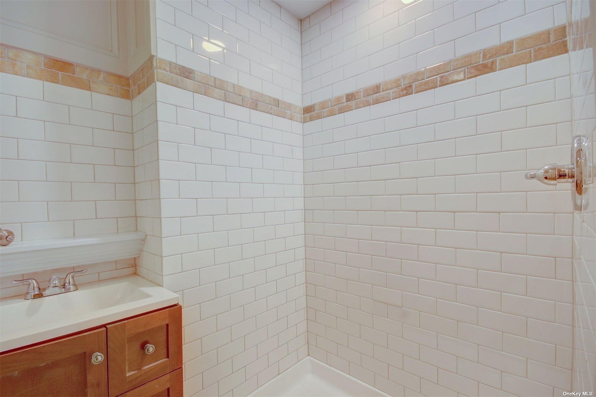 85 Dix Hills Road, Huntington, NY 11743