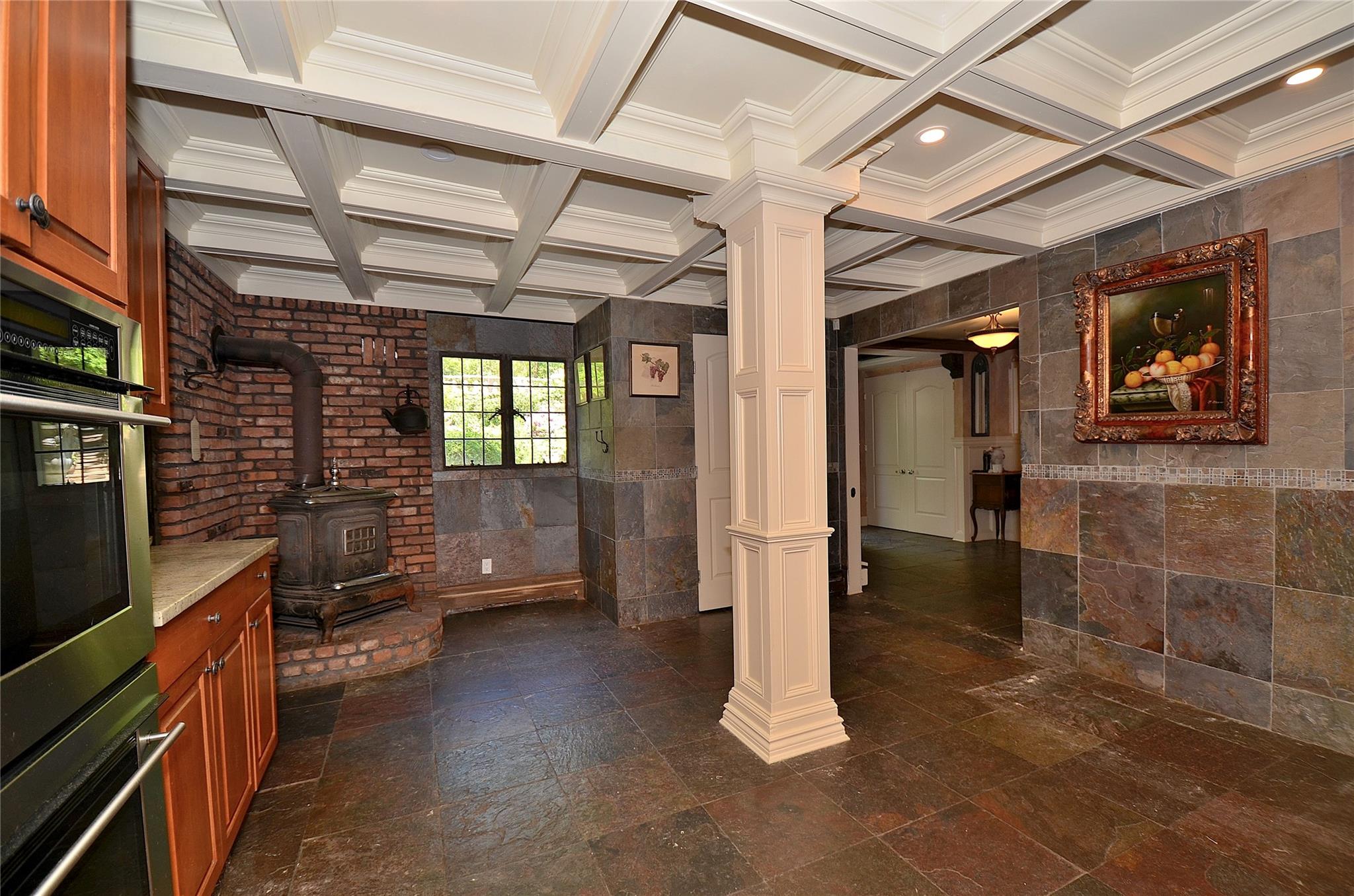 85 Dix Hills Road, Huntington, NY 11743