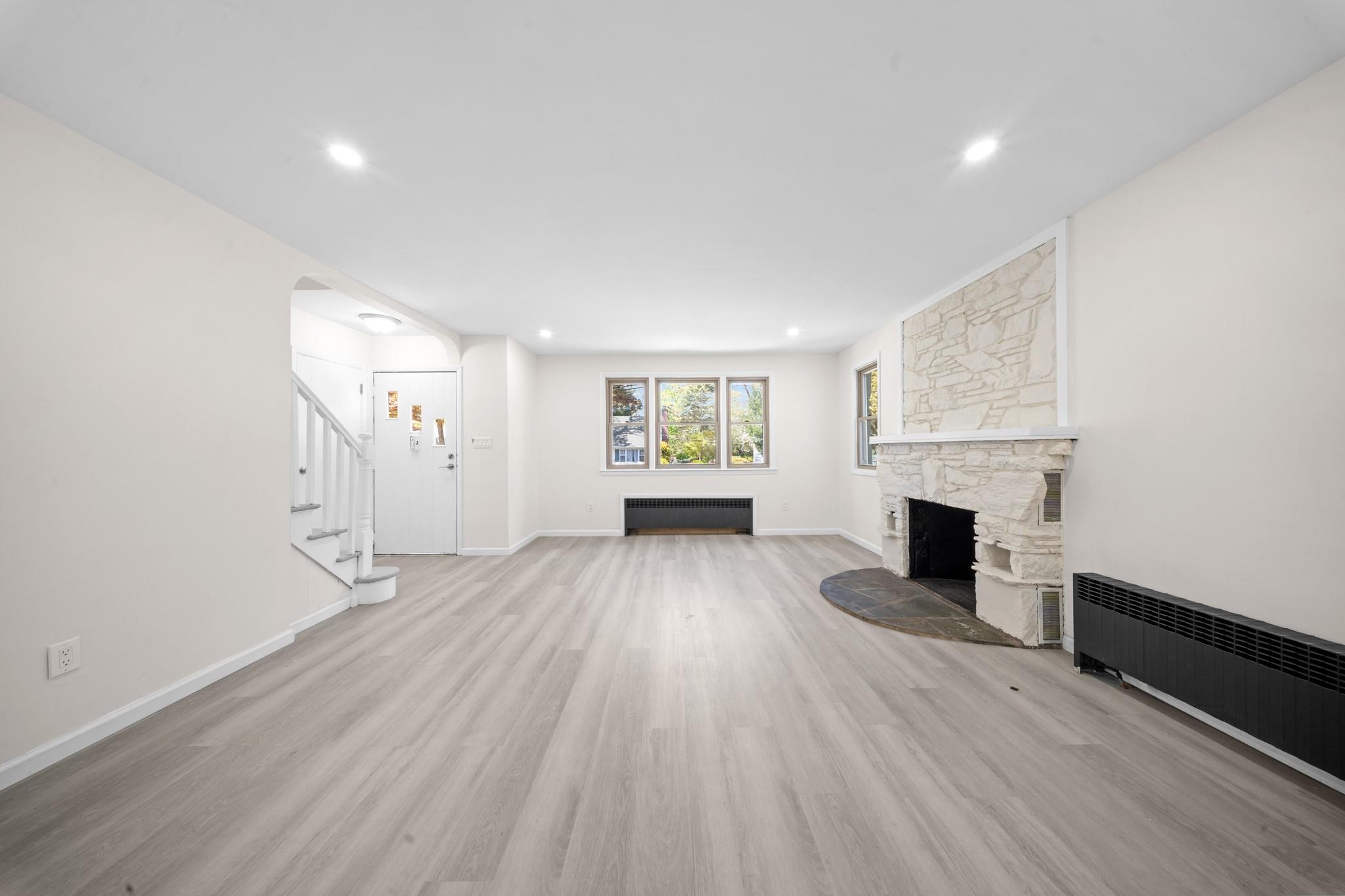 84 E 19th Street, Huntington Station, NY 11746