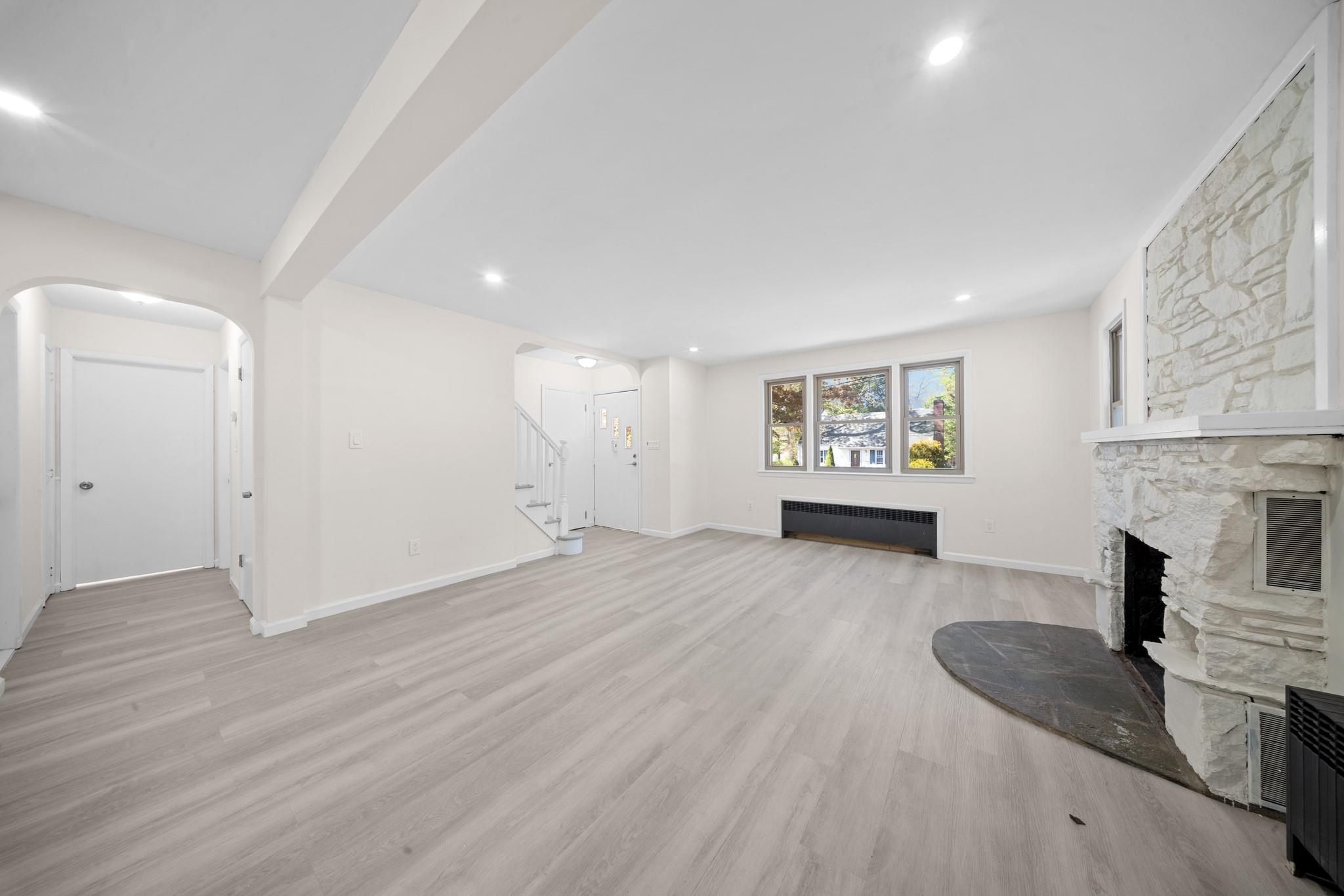 84 E 19th Street, Huntington Station, NY 11746