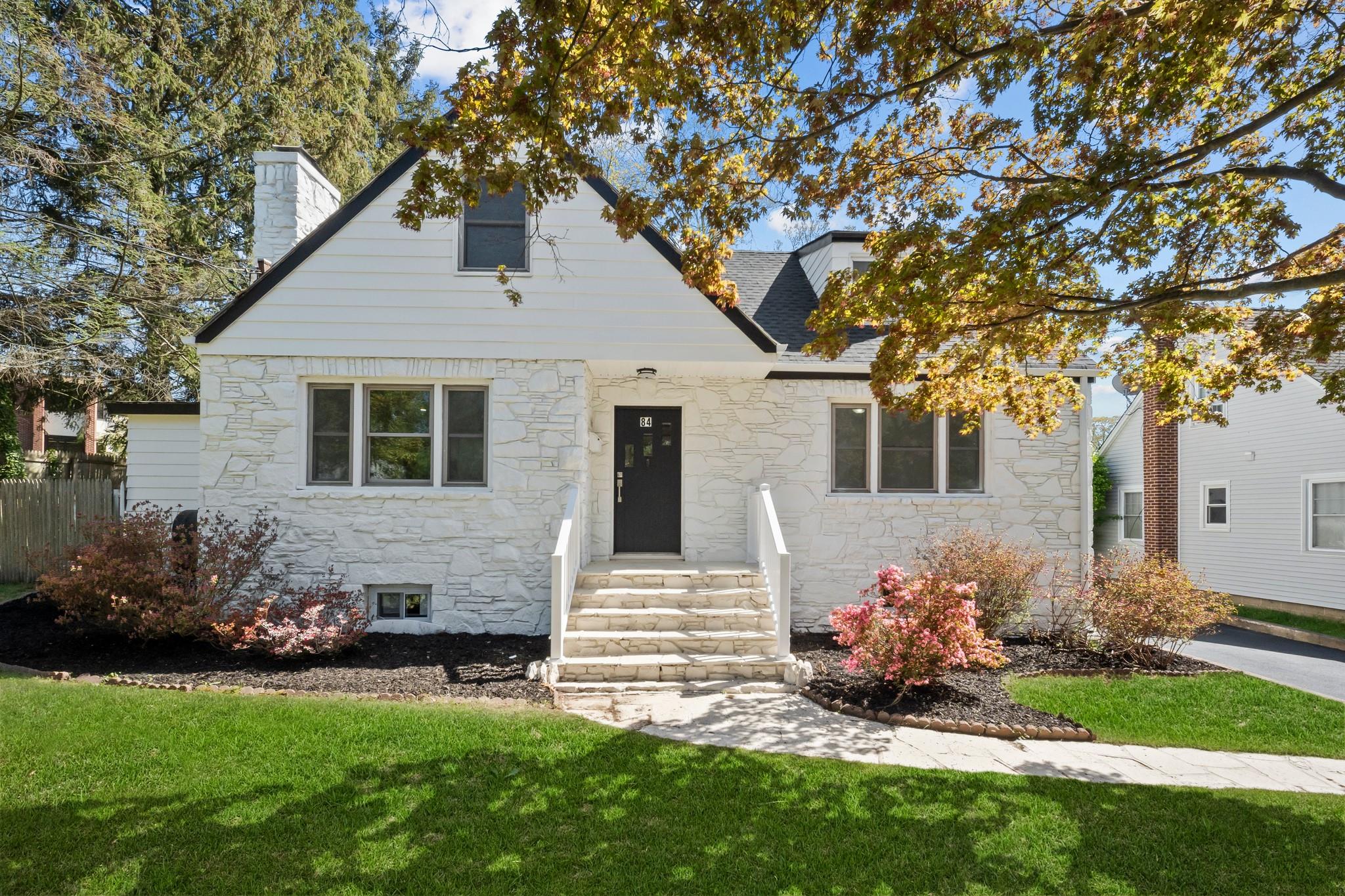 84 E 19th Street, Huntington Station, NY 11746