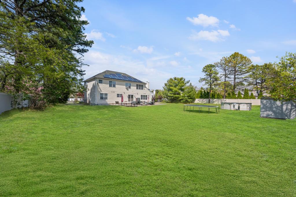 4 Taylor Lane, Medford, NY 11763