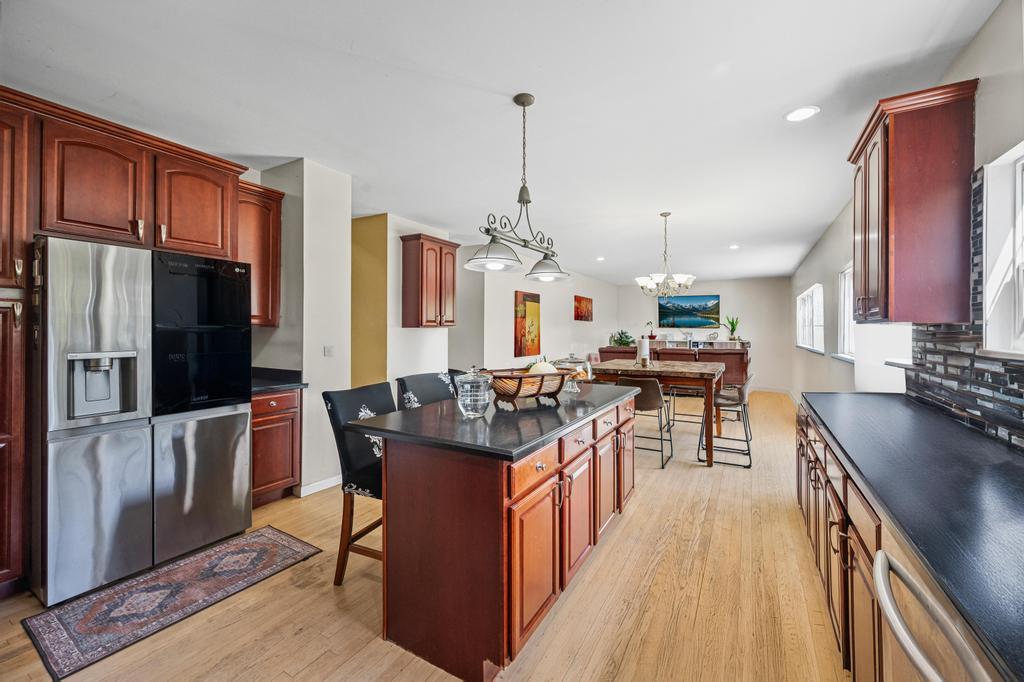 4 Taylor Lane, Medford, NY 11763