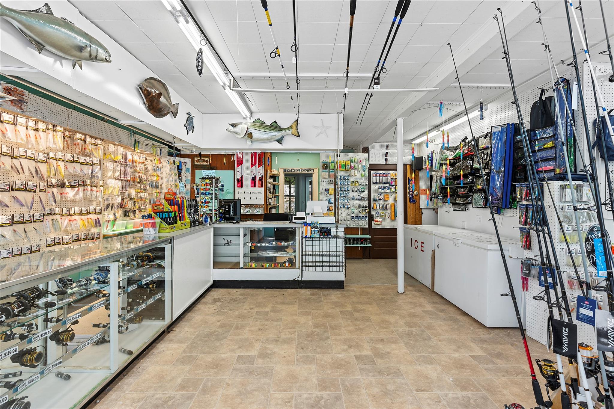 548 Main Road, Aquebogue, NY 11901