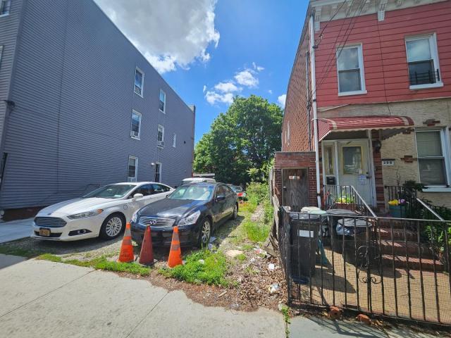 400 Linwood Street, Brooklyn, NY 11208