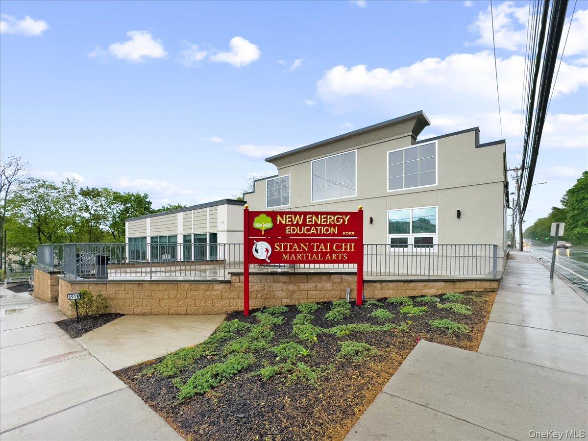 391 W Jericho Turnpike, Huntington, NY 11753