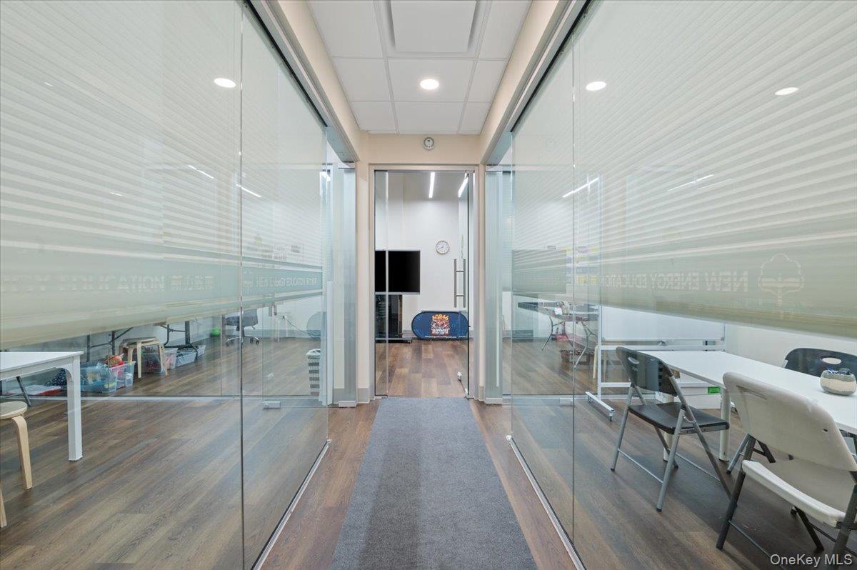 391 W Jericho Turnpike, Huntington, NY 11753