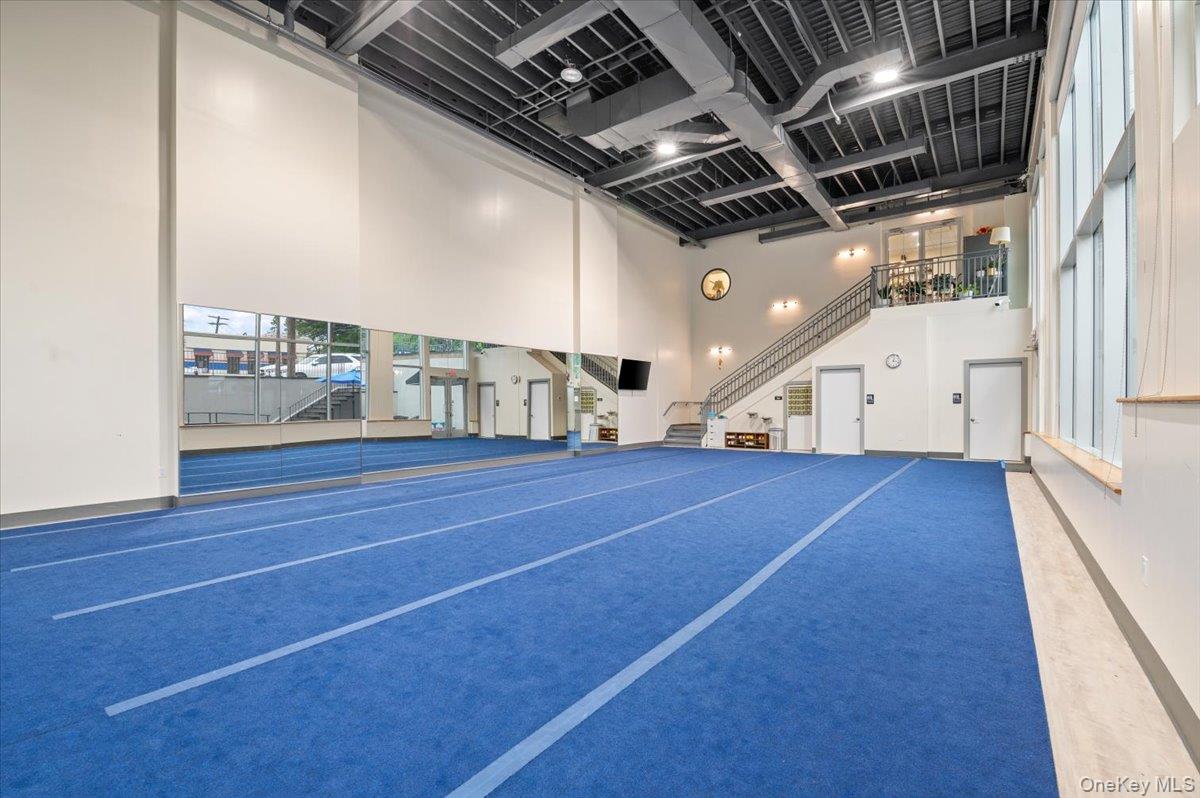 391 W Jericho Turnpike, Huntington, NY 11753