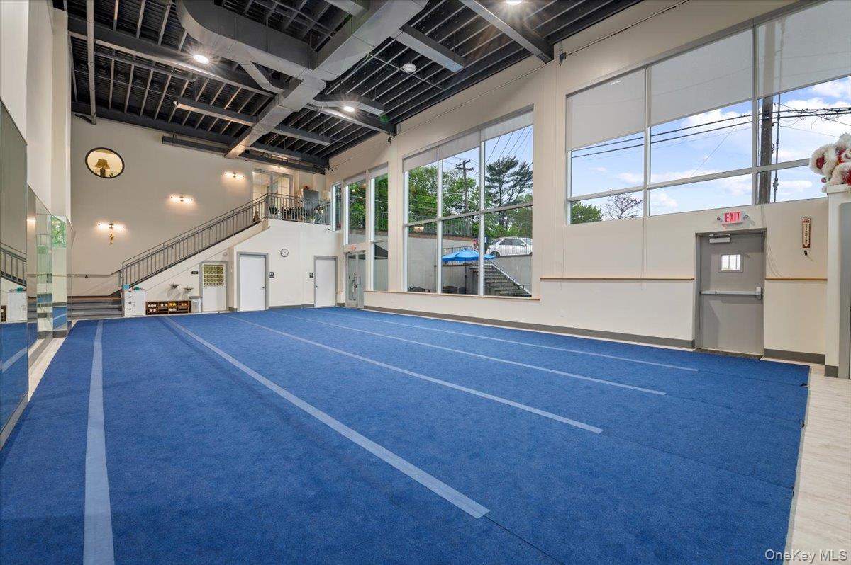 391 W Jericho Turnpike, Huntington, NY 11753