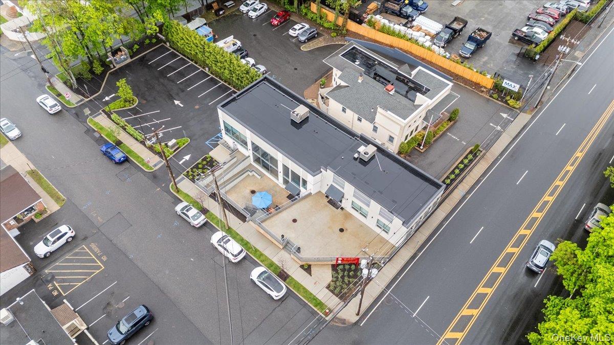 391 W Jericho Turnpike, Huntington, NY 11753