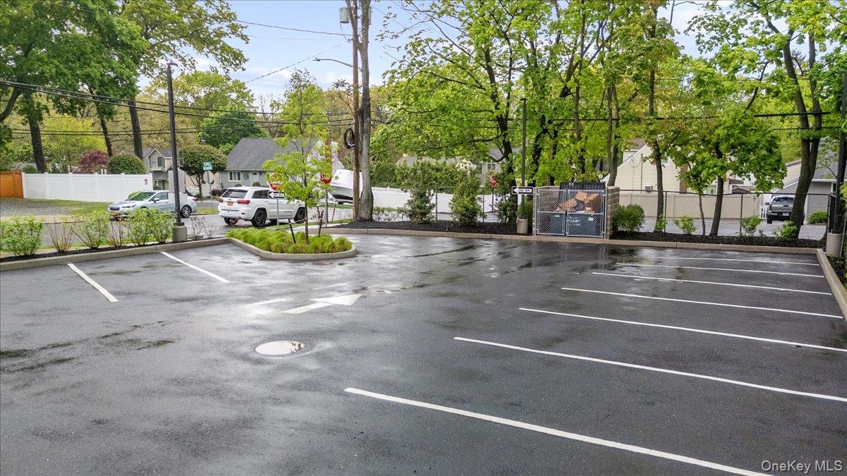 391 W Jericho Turnpike, Huntington, NY 11753