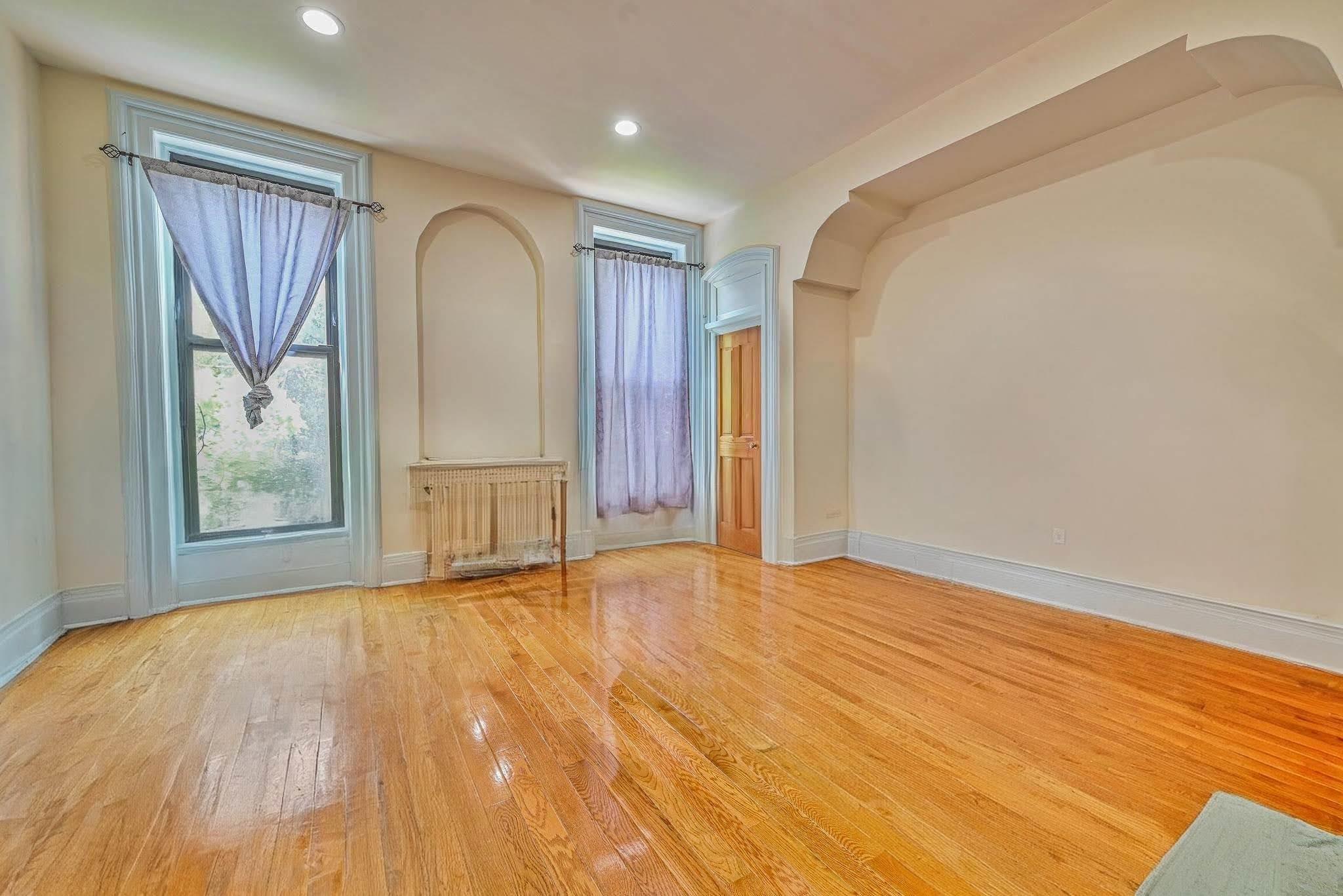 372 Grand Avenue, Brooklyn, NY 11238