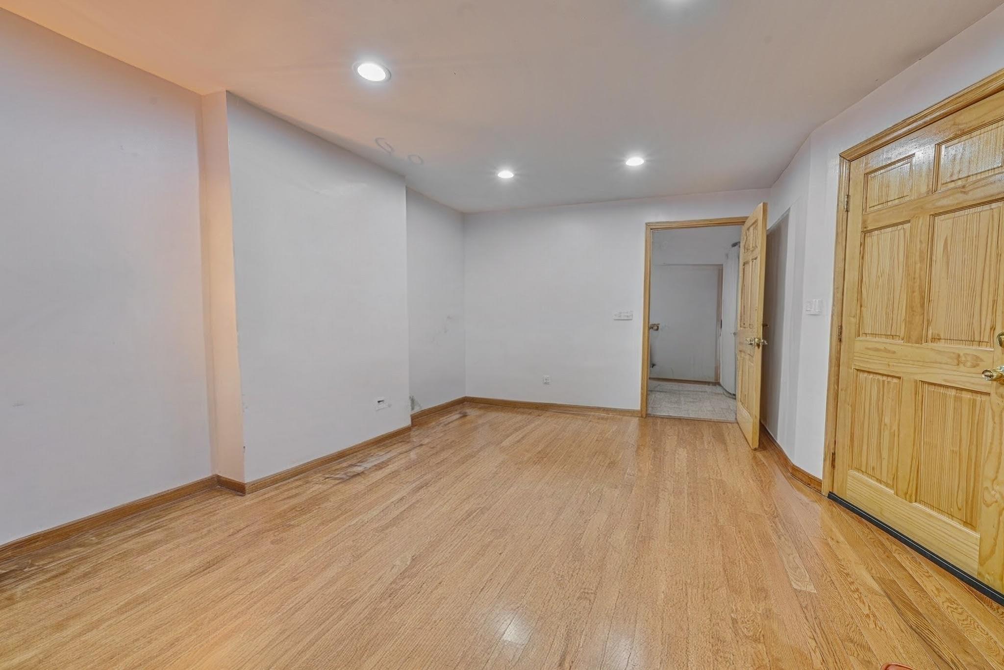 372 Grand Avenue, Brooklyn, NY 11238