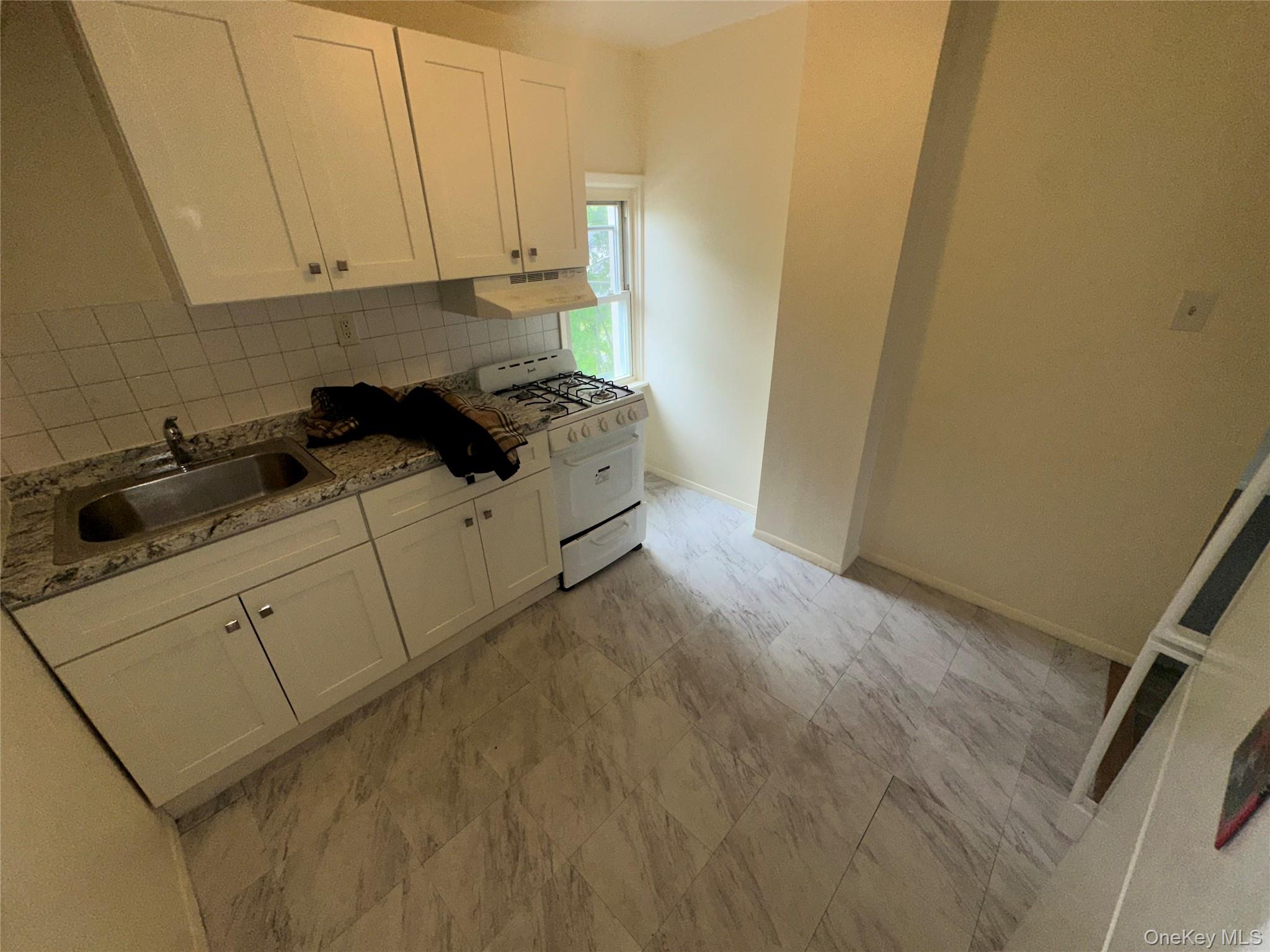 149 Washburn Avenue # 3, Freeport, NY 11520