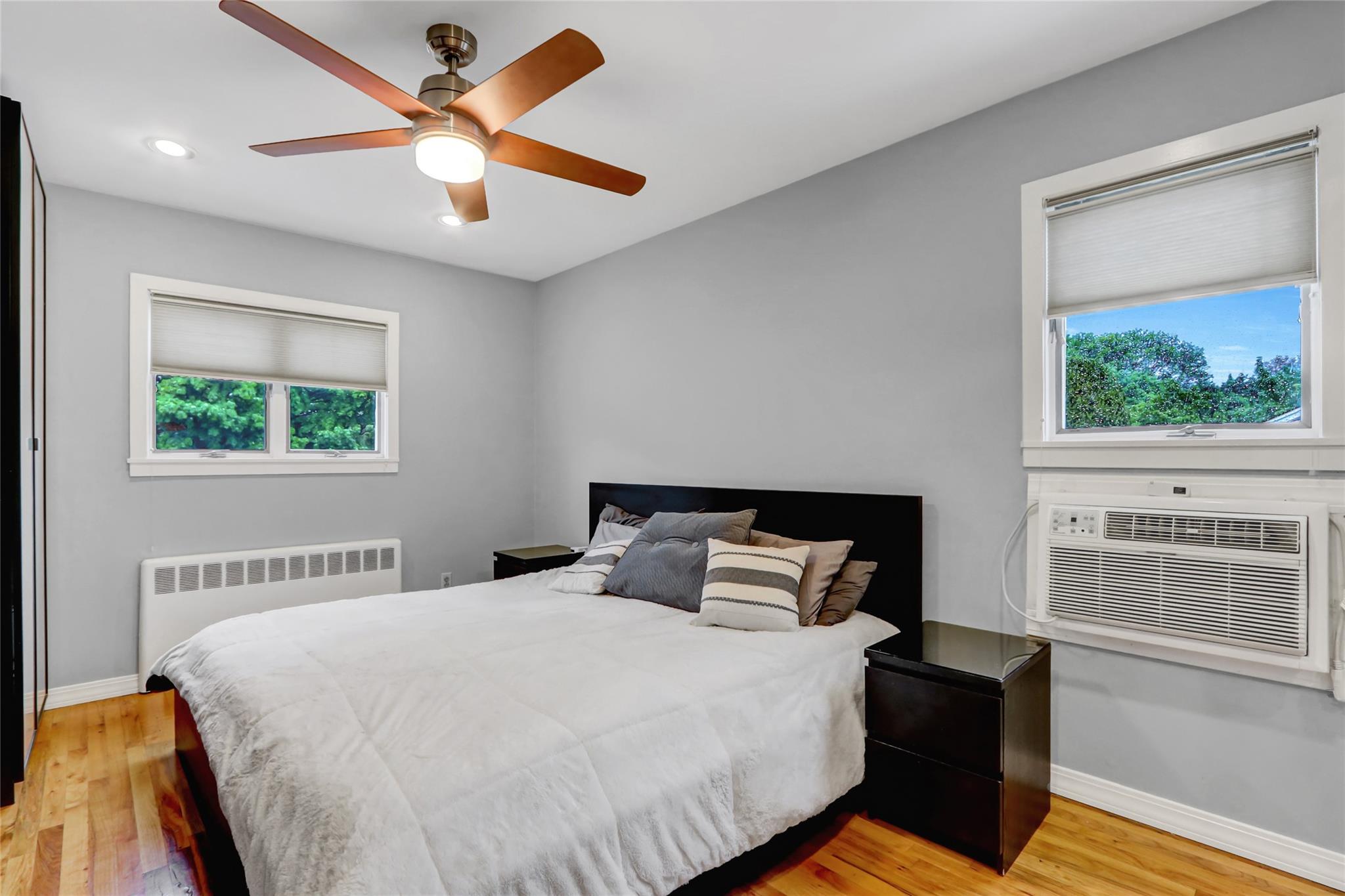 42 Briarwood Lane, Plainview, NY 11803