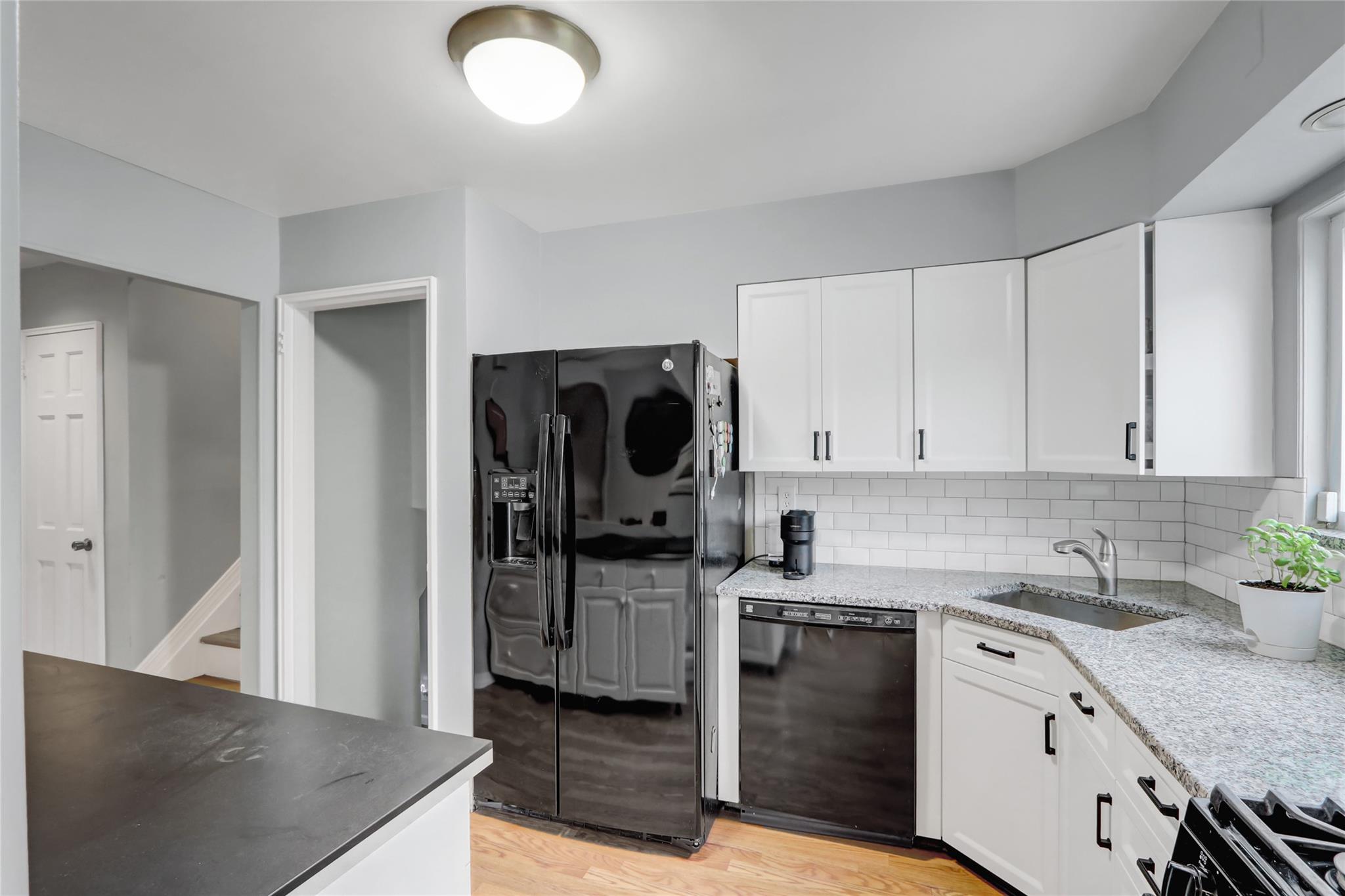 42 Briarwood Lane, Plainview, NY 11803