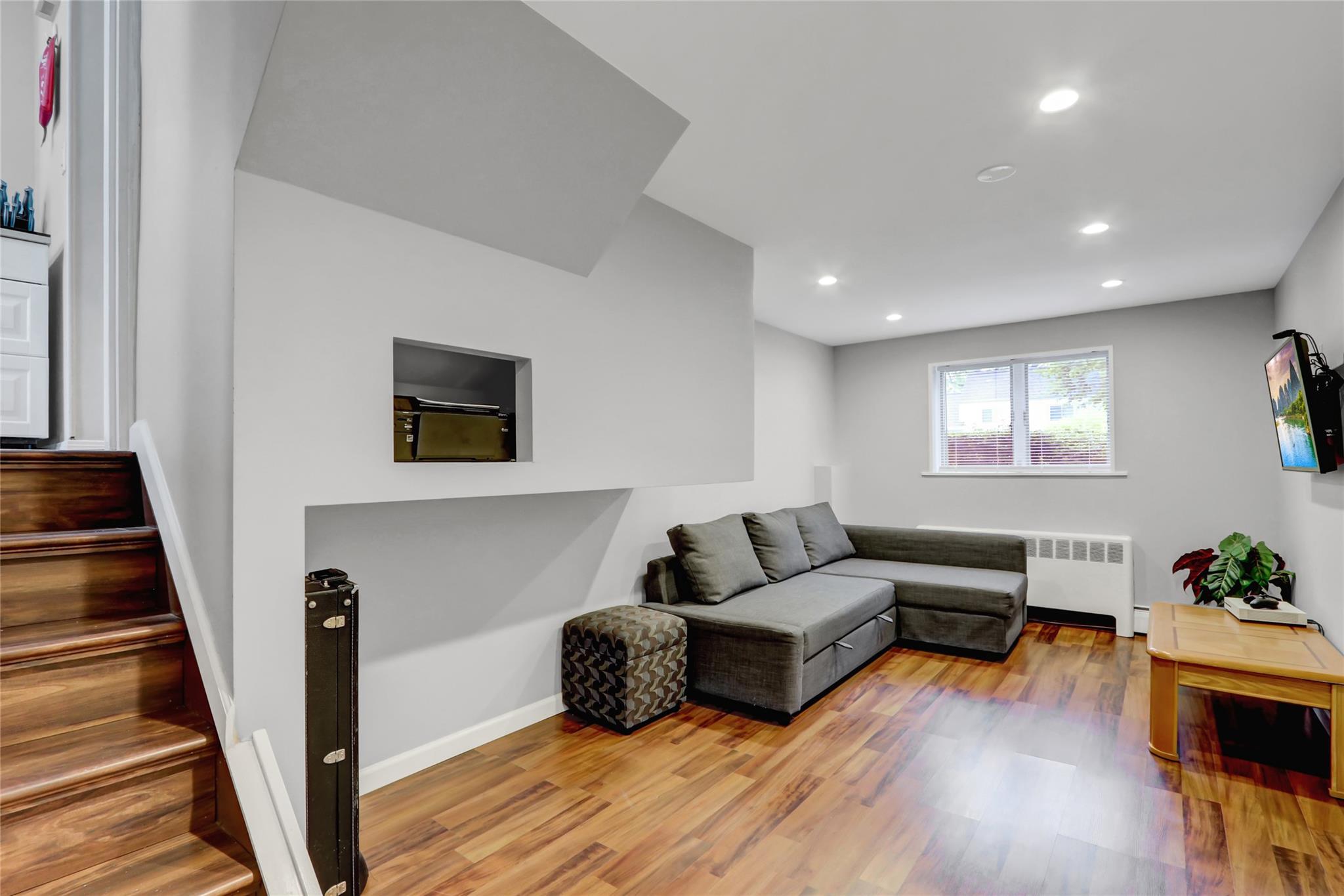 42 Briarwood Lane, Plainview, NY 11803