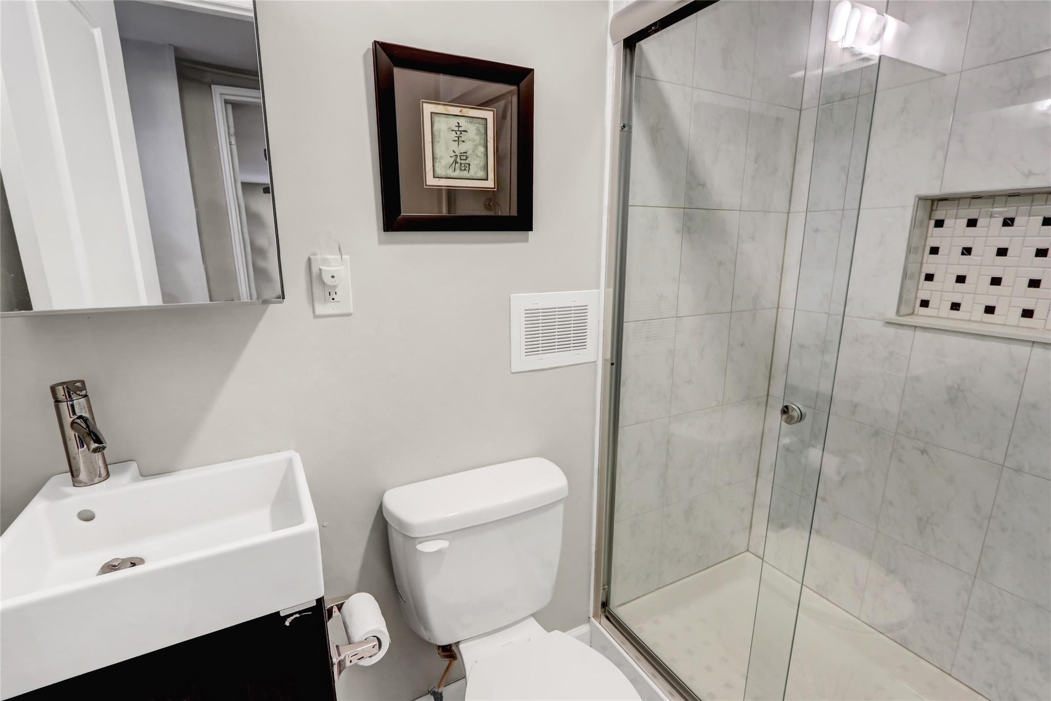 42 Briarwood Lane, Plainview, NY 11803