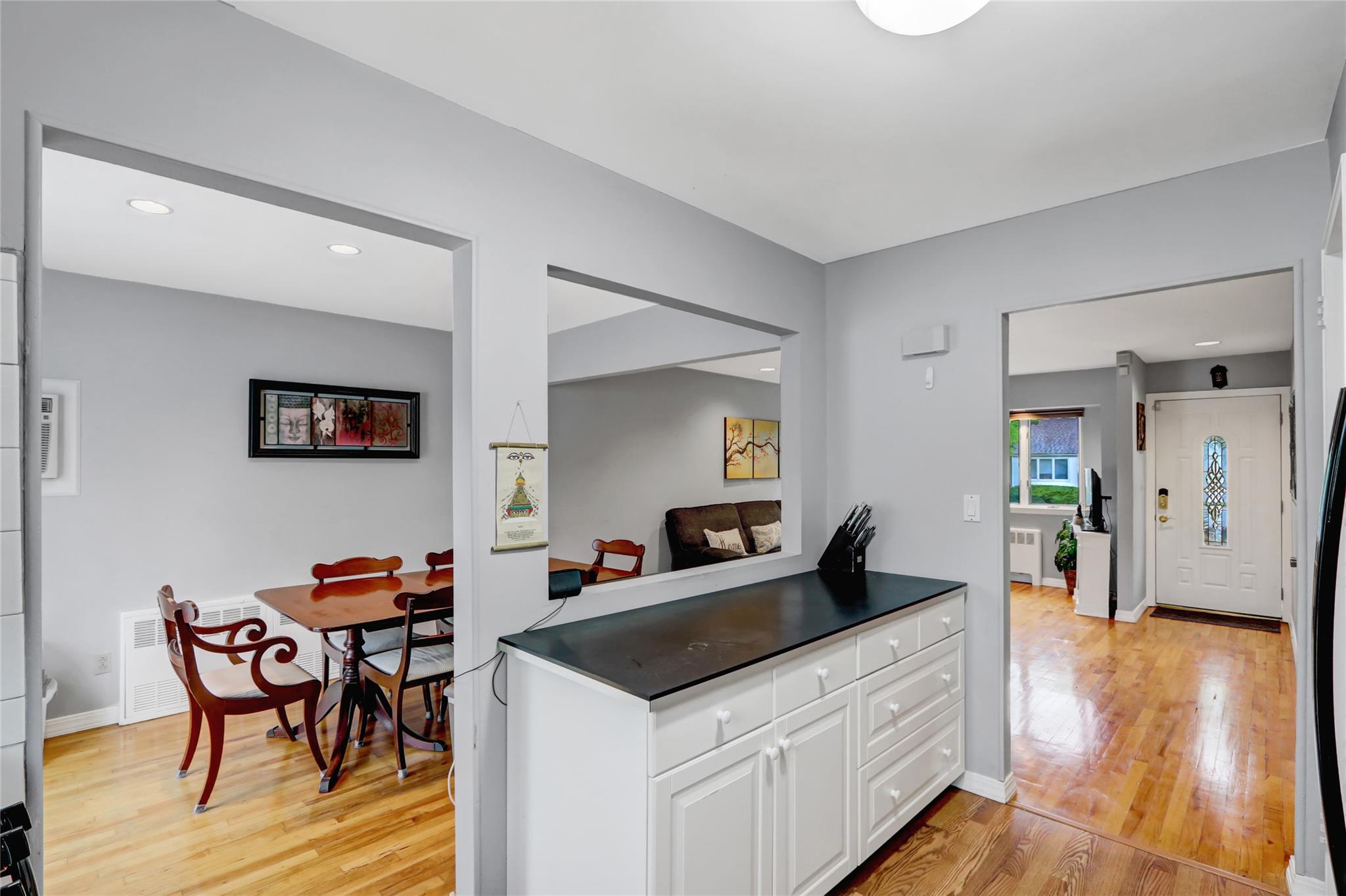 42 Briarwood Lane, Plainview, NY 11803