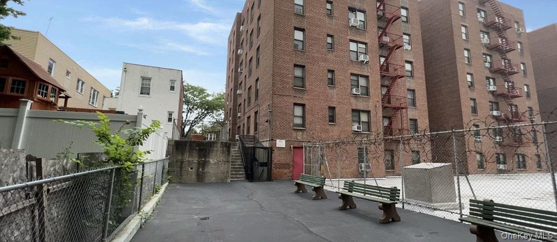 745 E 231 Street # 1F, Bronx, NY 10466