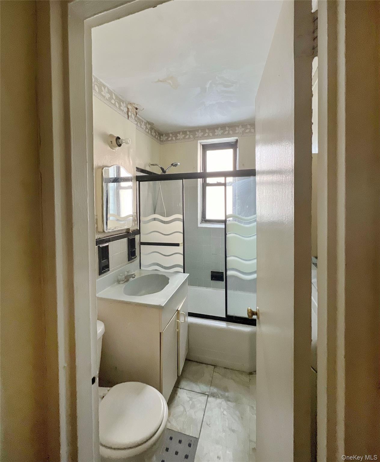 745 E 231 Street # 1F, Bronx, NY 10466