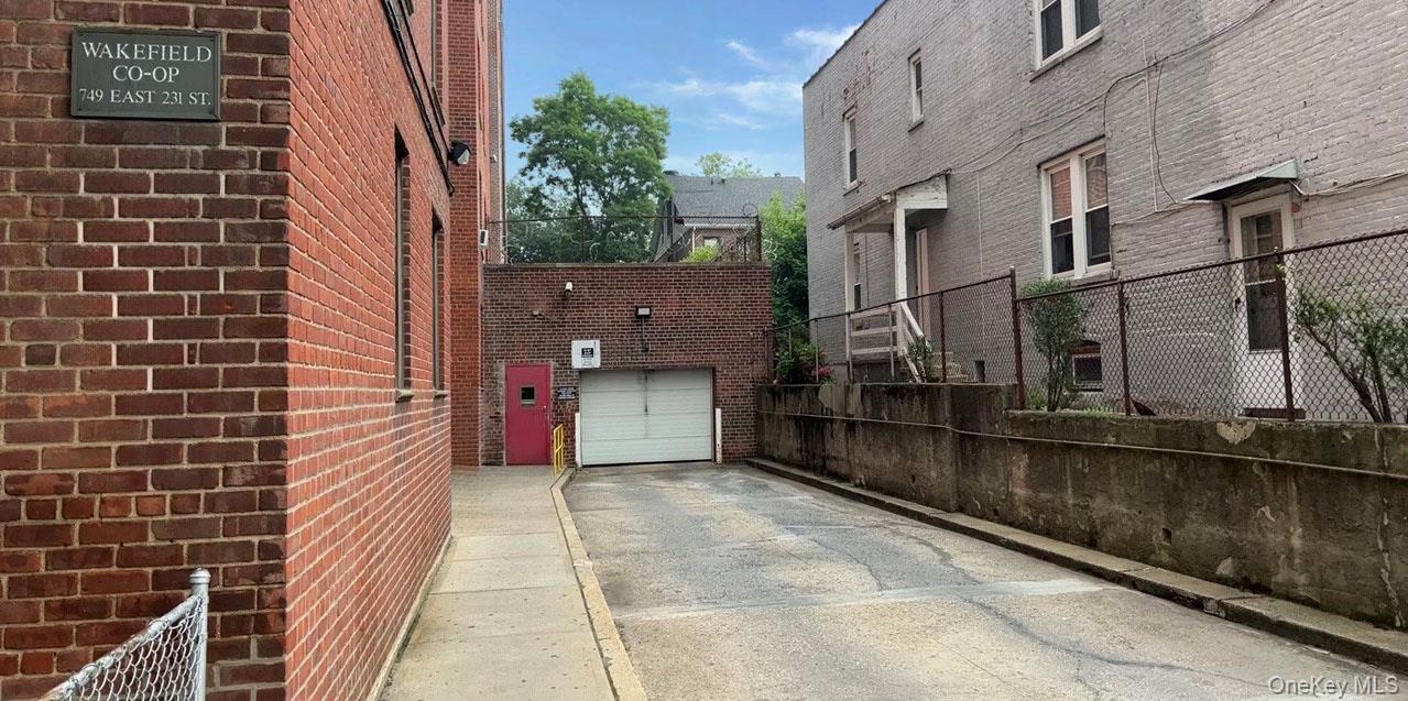 745 E 231 Street # 1F, Bronx, NY 10466