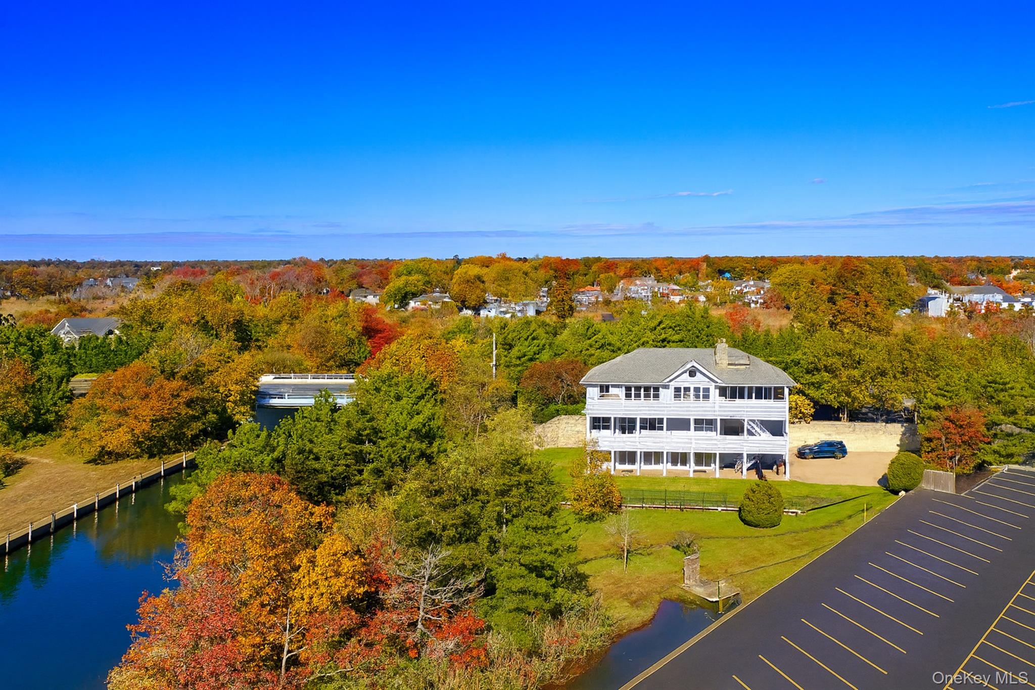 510 Shore Drive, Oakdale, NY 11769