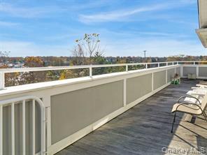 510 Shore Drive, Oakdale, NY 11769