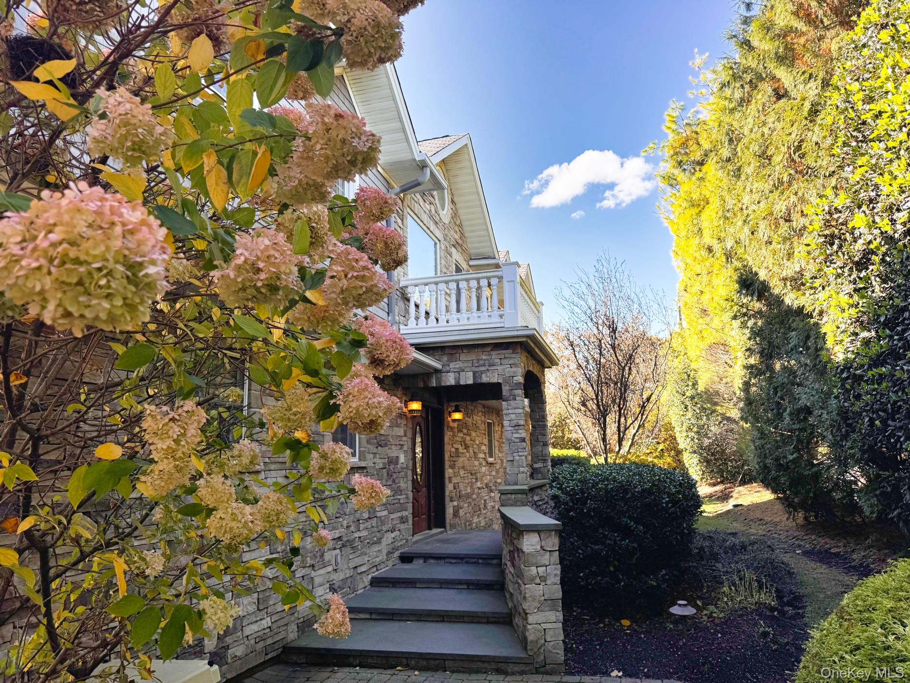 510 Shore Drive, Oakdale, NY 11769