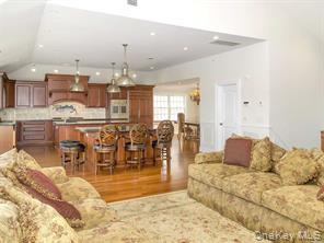 510 Shore Drive, Oakdale, NY 11769