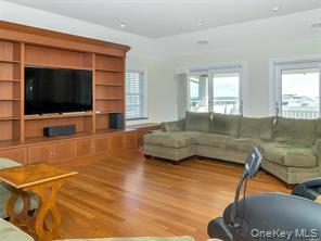 510 Shore Drive, Oakdale, NY 11769