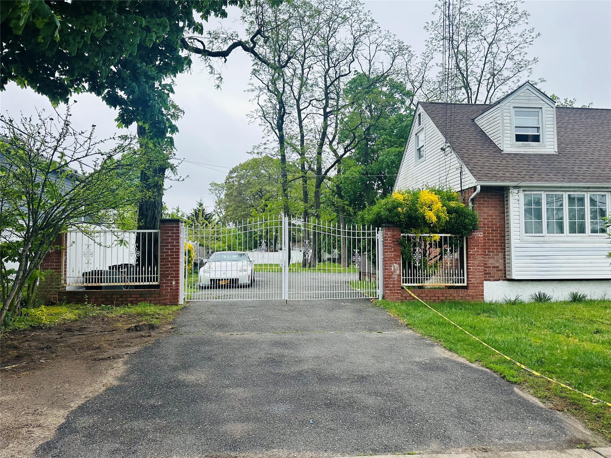 224 Park Avenue, Roosevelt, NY 11575