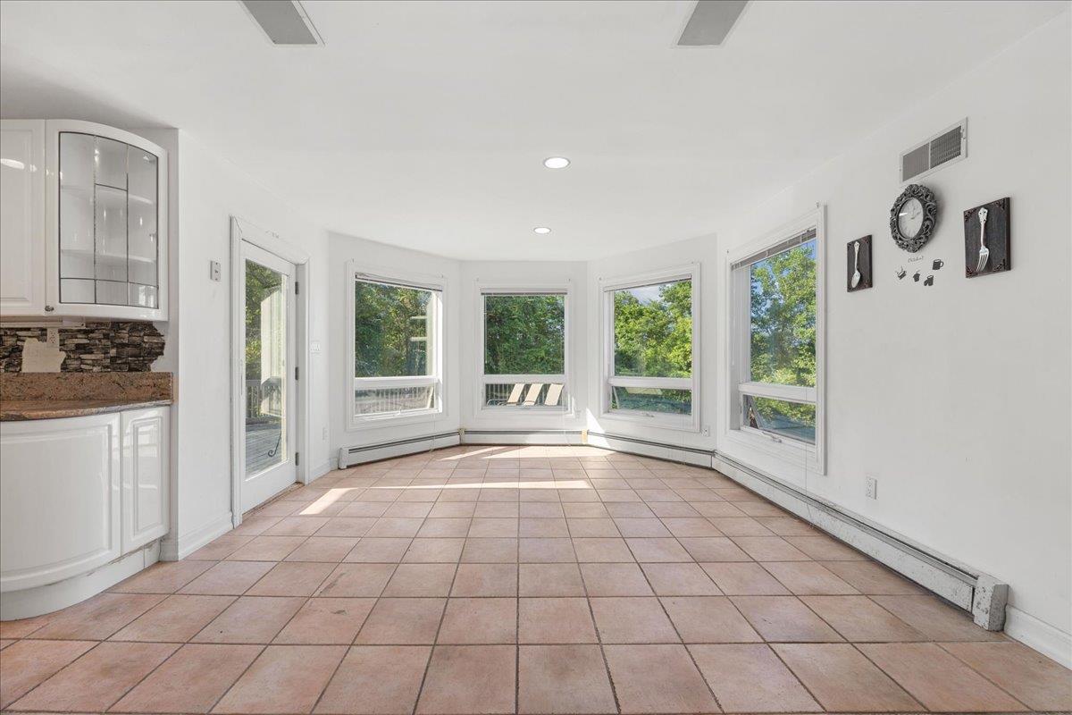 587 Route 306, Suffern, NY 10901