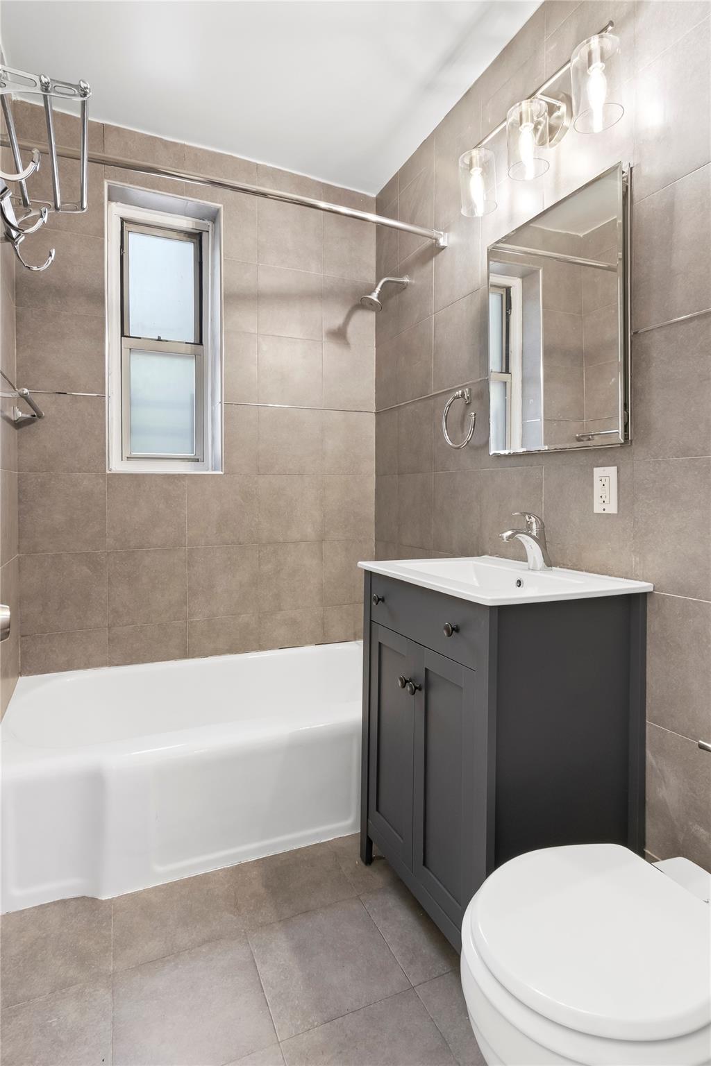 67-12 Yellowstone Blvd # C-12, Forest Hills, NY 11375