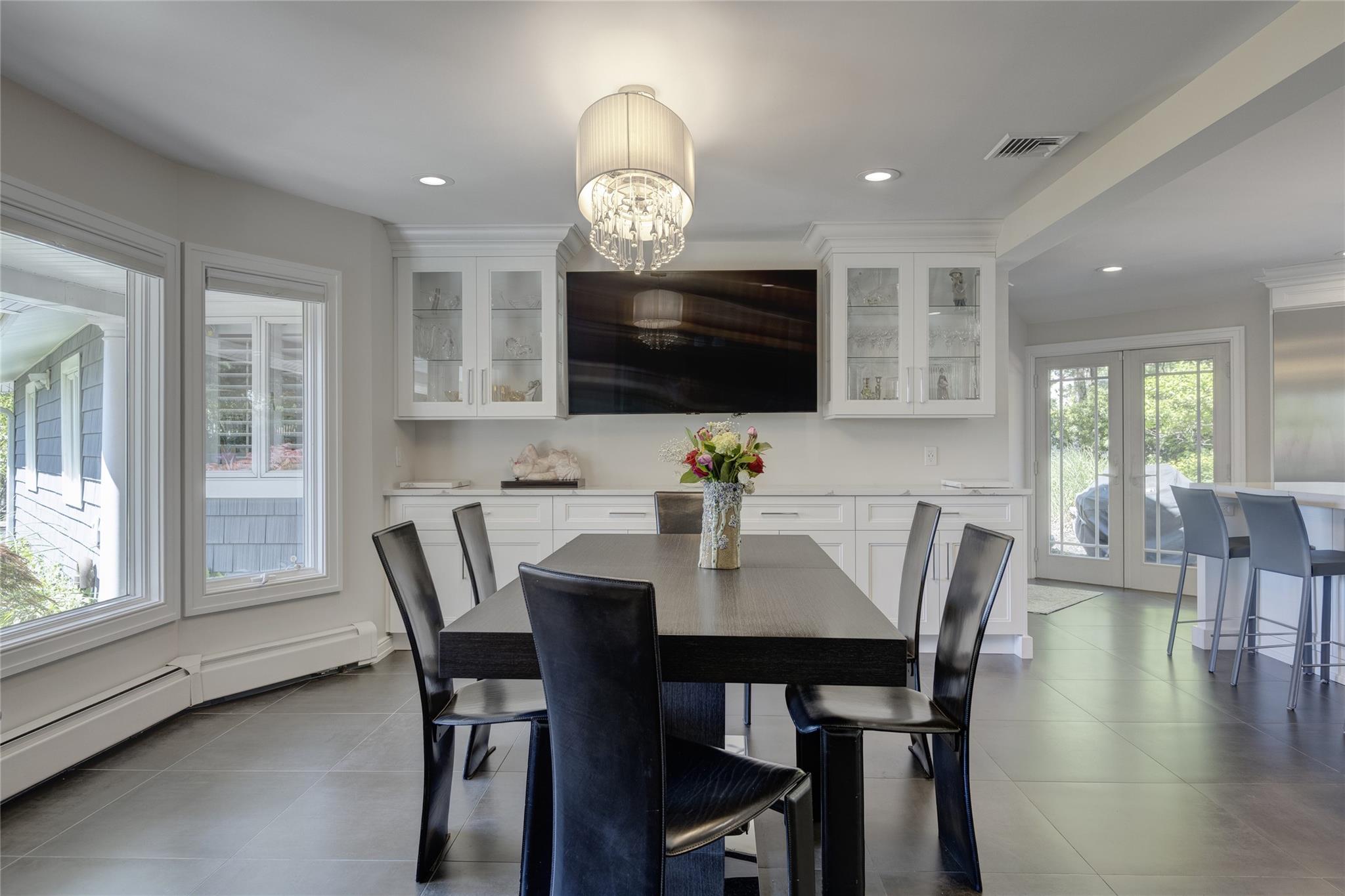 1 Anvil Court, Dix Hills, NY 11746