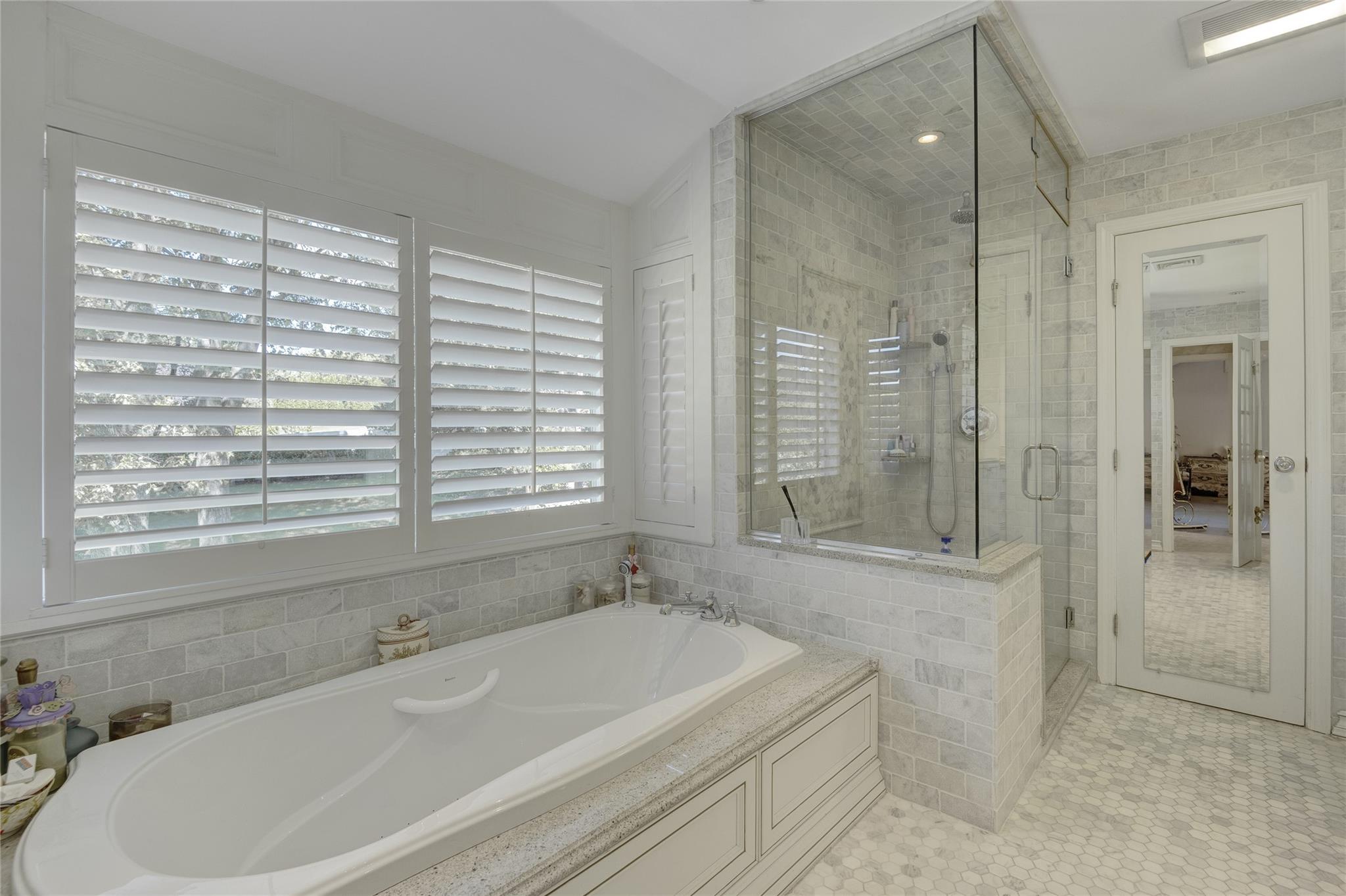 1 Anvil Court, Dix Hills, NY 11746