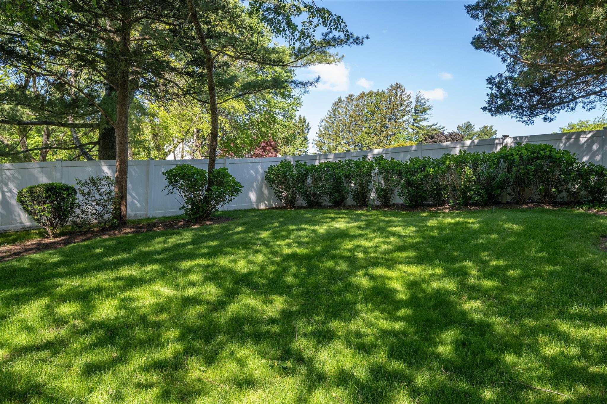 1 Anvil Court, Dix Hills, NY 11746