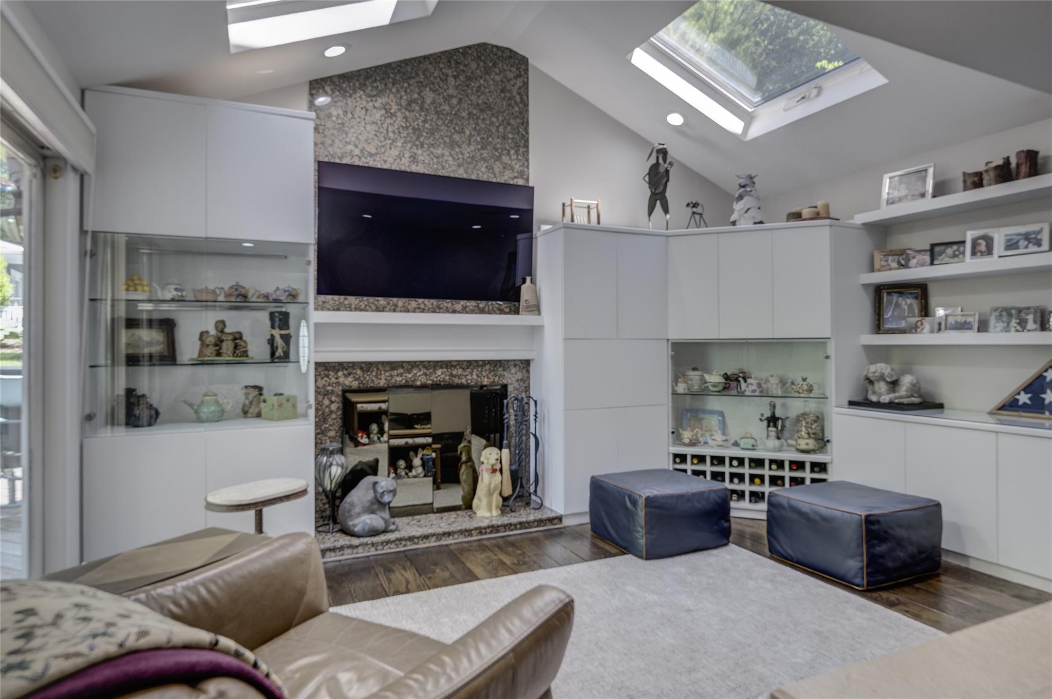 1 Anvil Court, Dix Hills, NY 11746