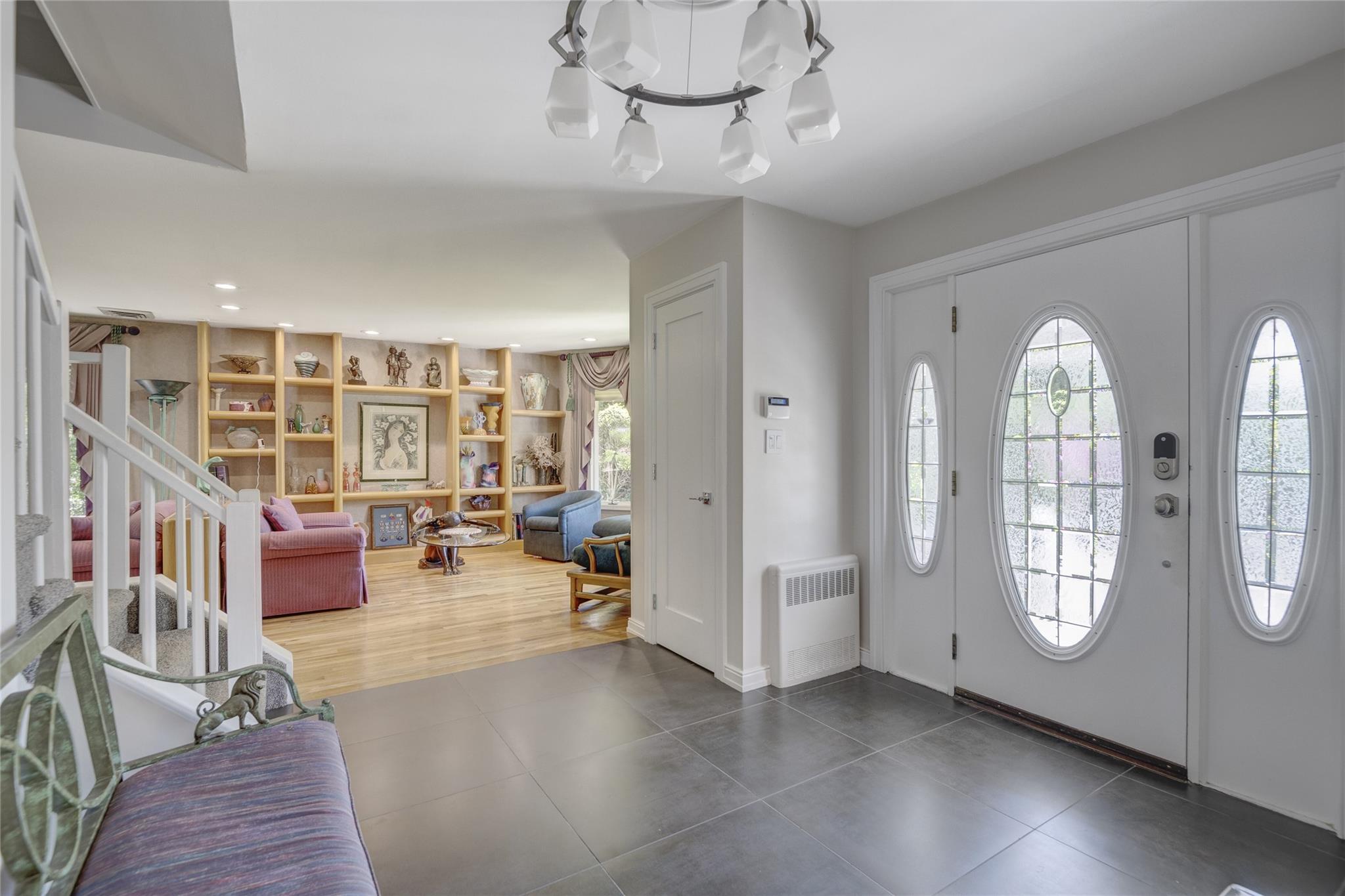 1 Anvil Court, Dix Hills, NY 11746