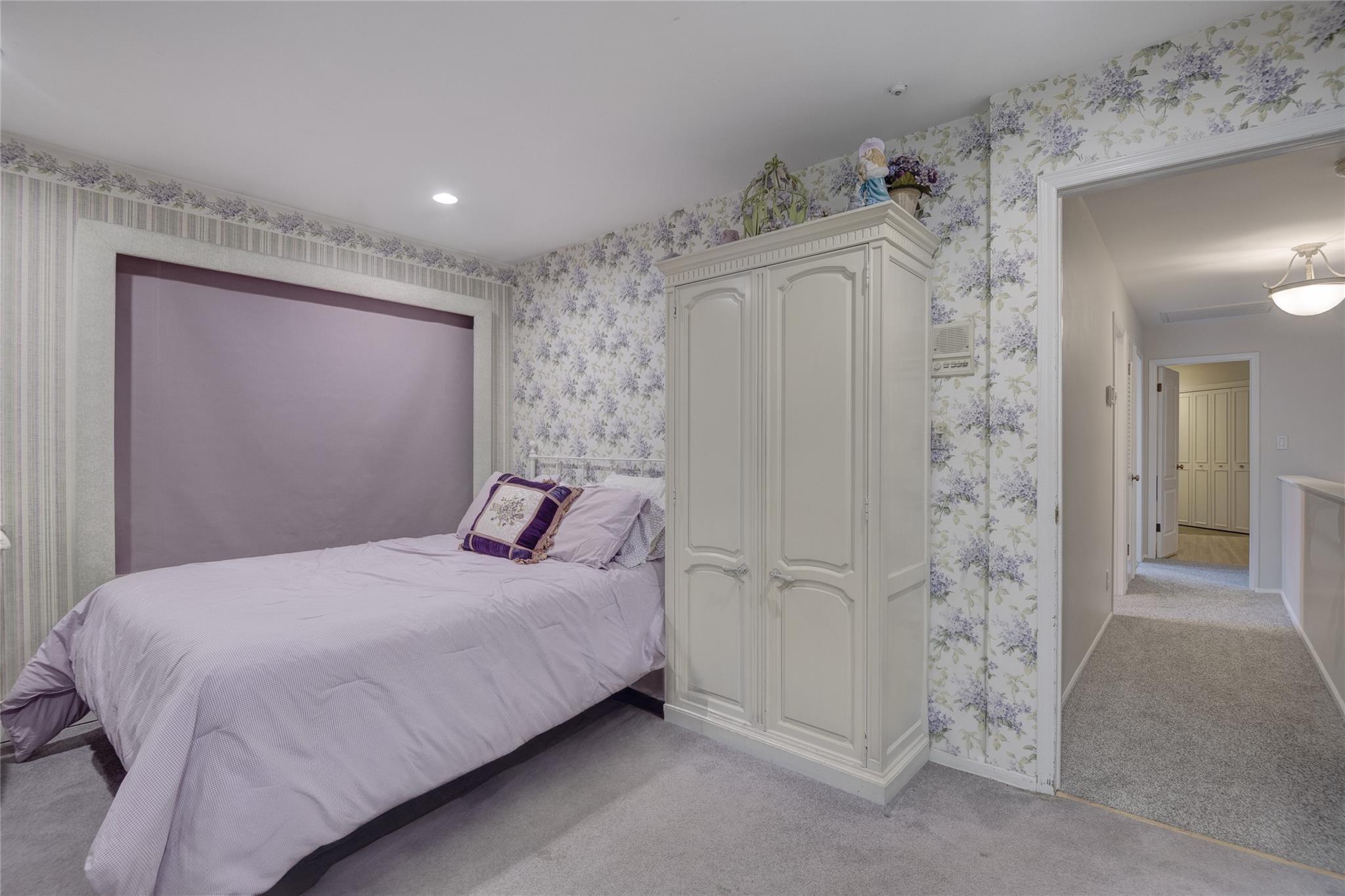 1 Anvil Court, Dix Hills, NY 11746