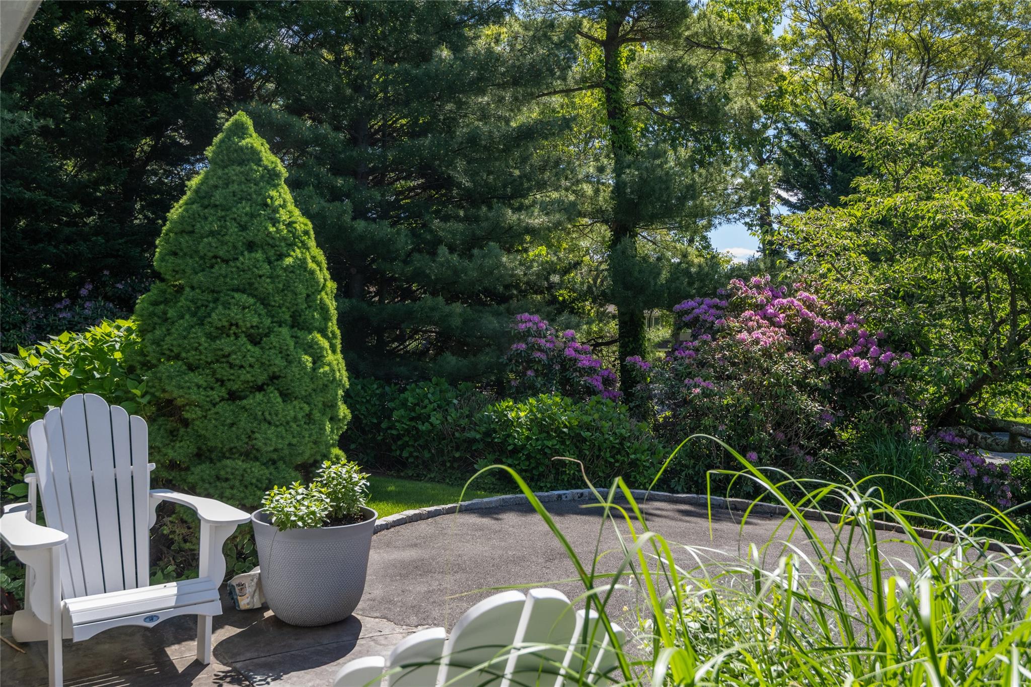 1 Anvil Court, Dix Hills, NY 11746