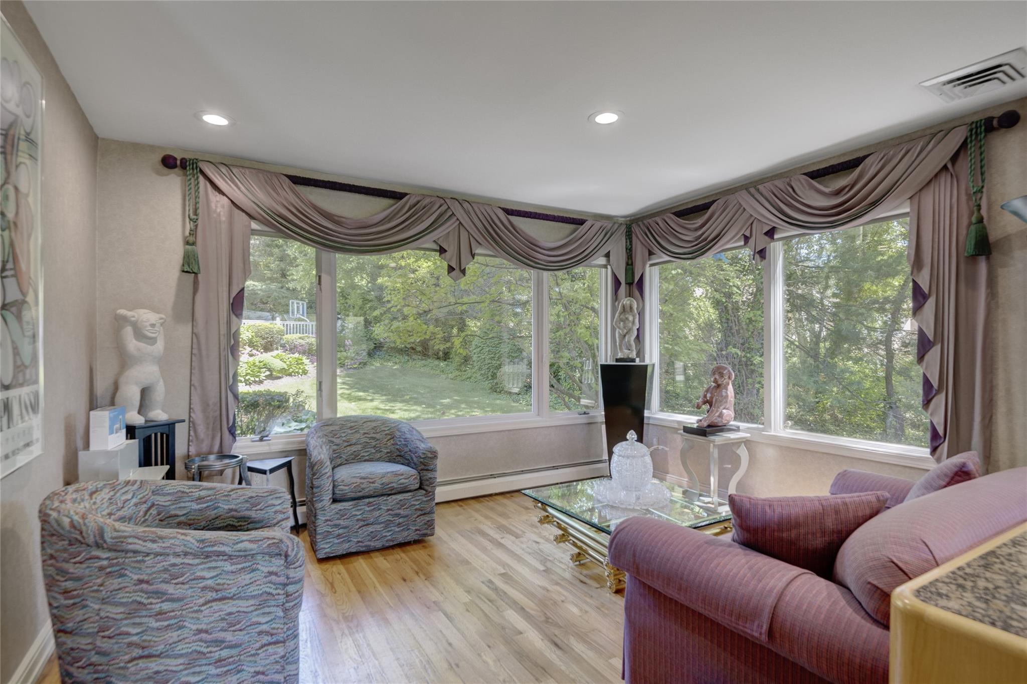 1 Anvil Court, Dix Hills, NY 11746